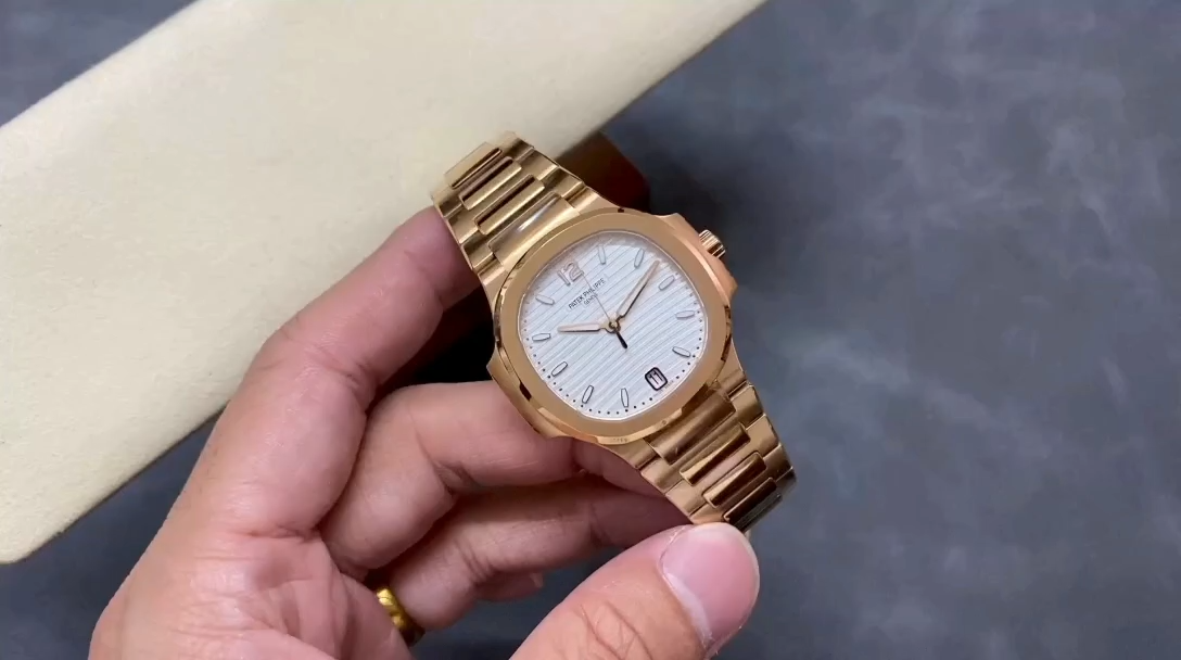 【Super Clone】Patek Philippe Nautilus Ladies Rose Gold & Yellow Gold Silver Dial 7118 1R 001 35.2mm