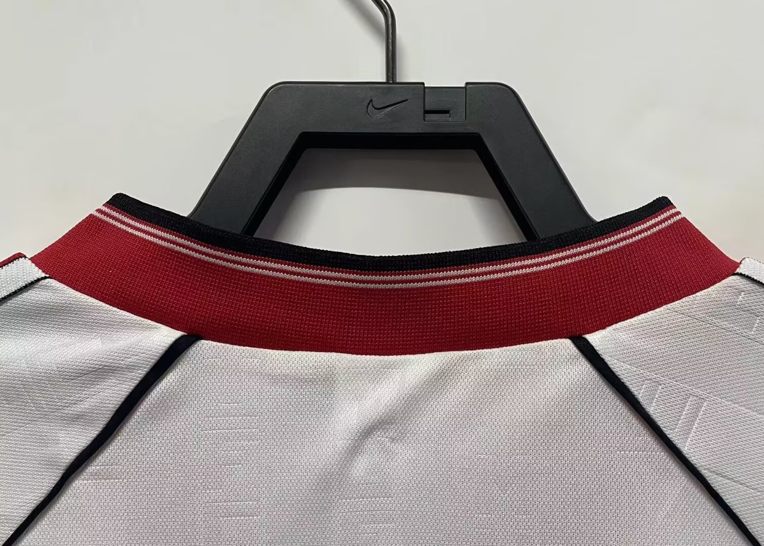 1988/90 Manchester United Away Retro Shirt - Fans Edition