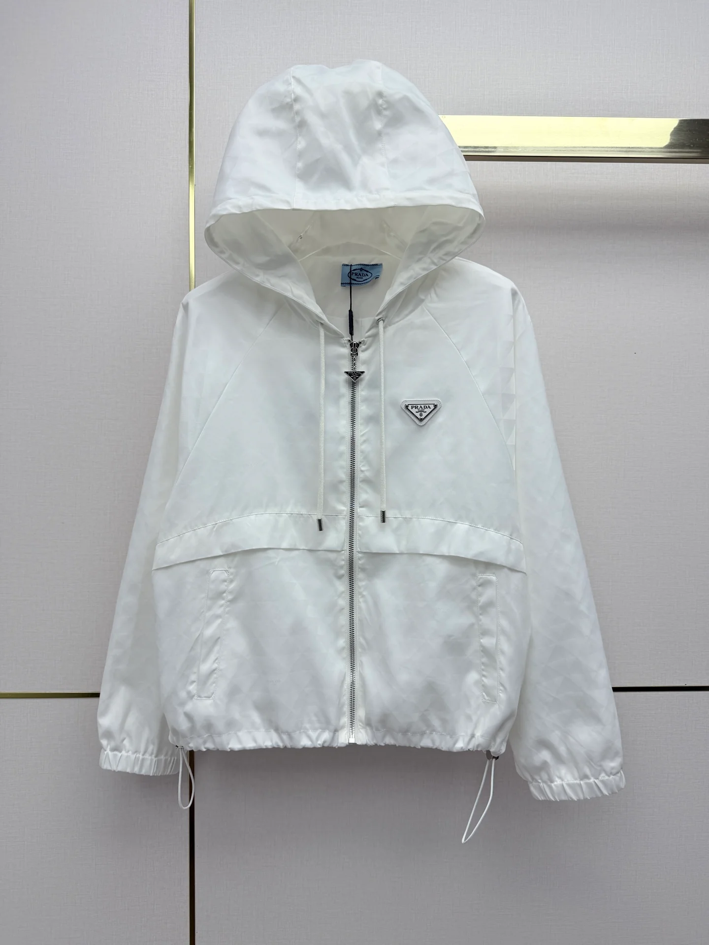 26NEW Hooded Jacket with Dark Pattern Jacquard