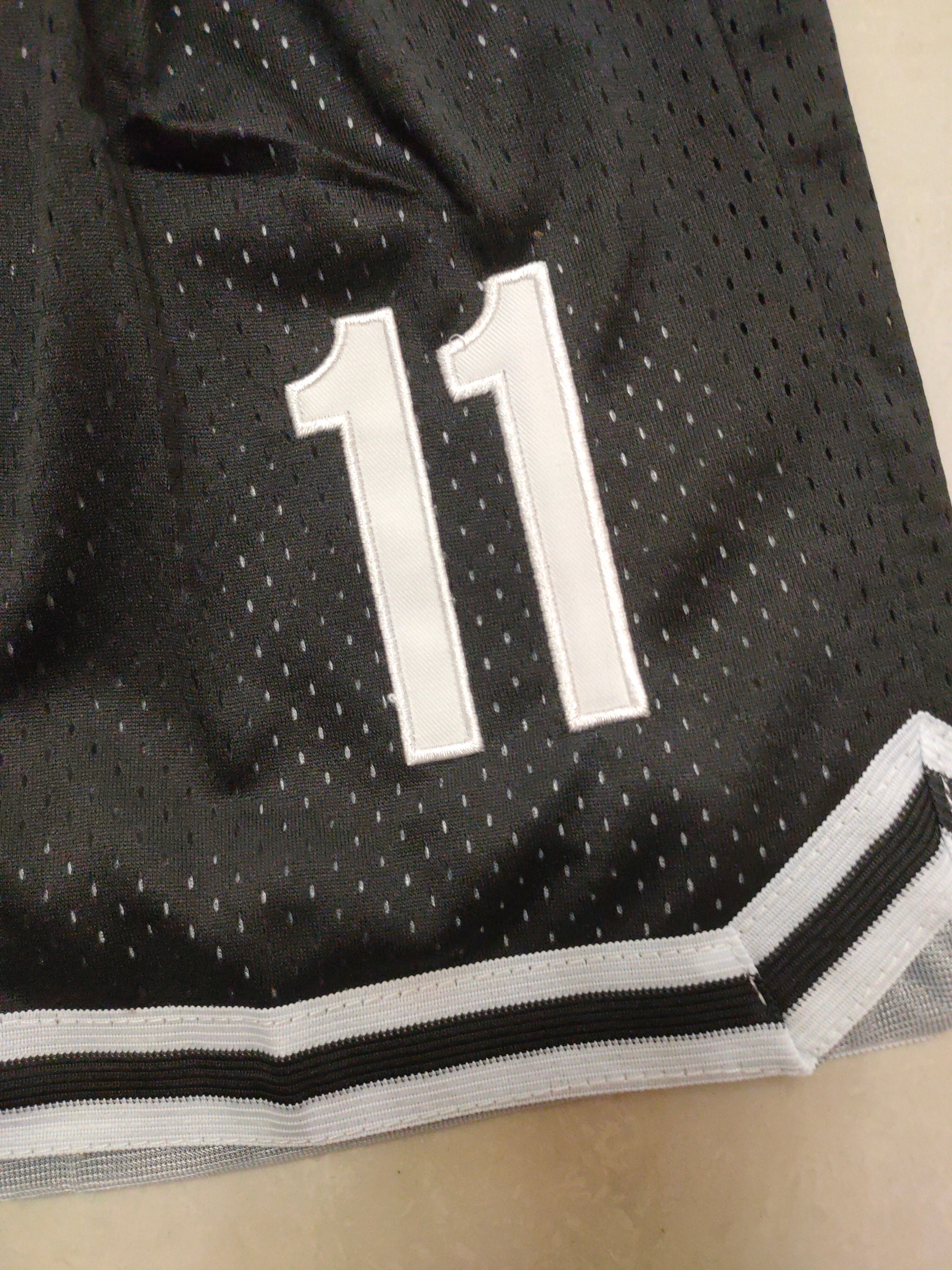 Brooklyn Nets black size 11 pocket pants