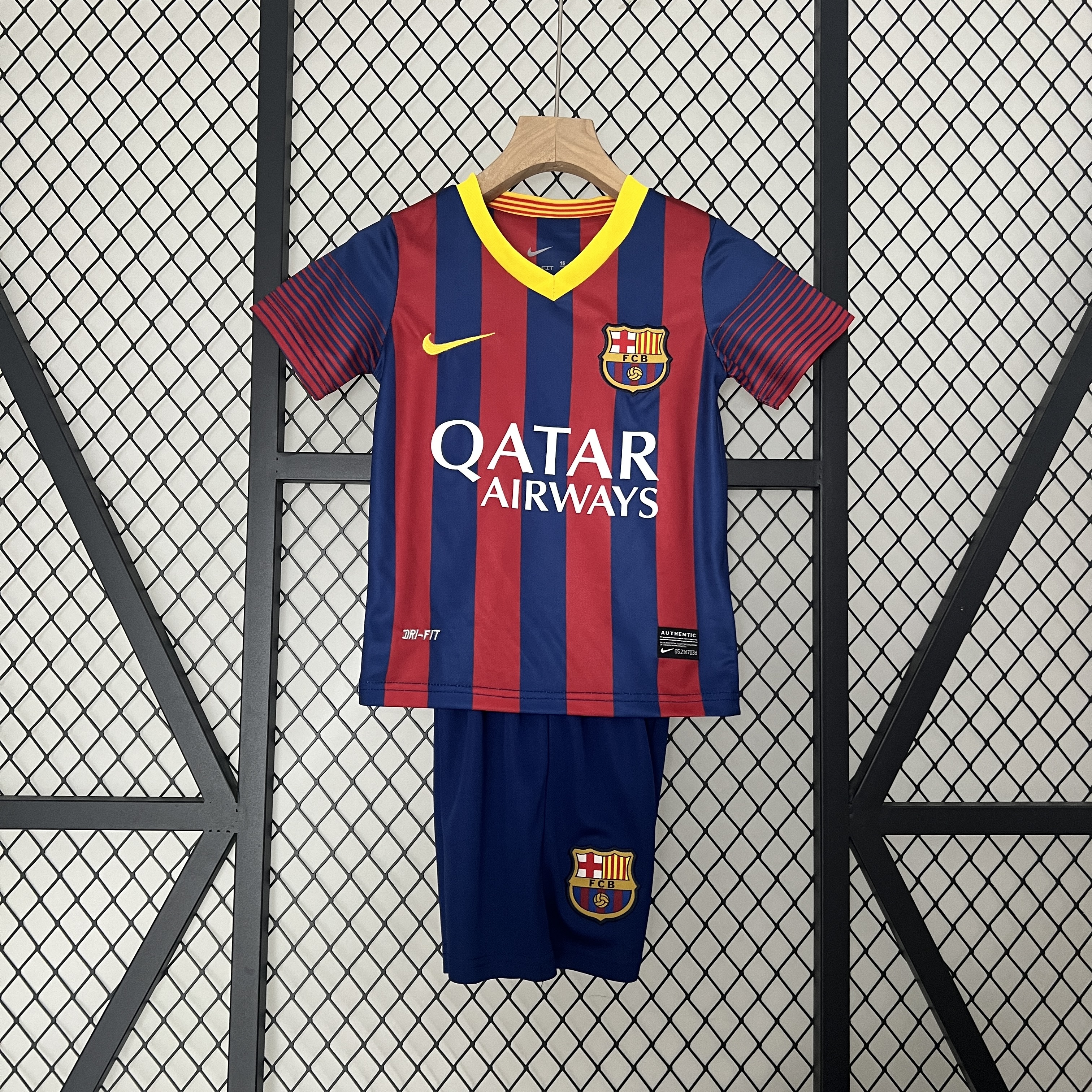 Retro Barcelona 2013-14 Home Stadium Kids Kit