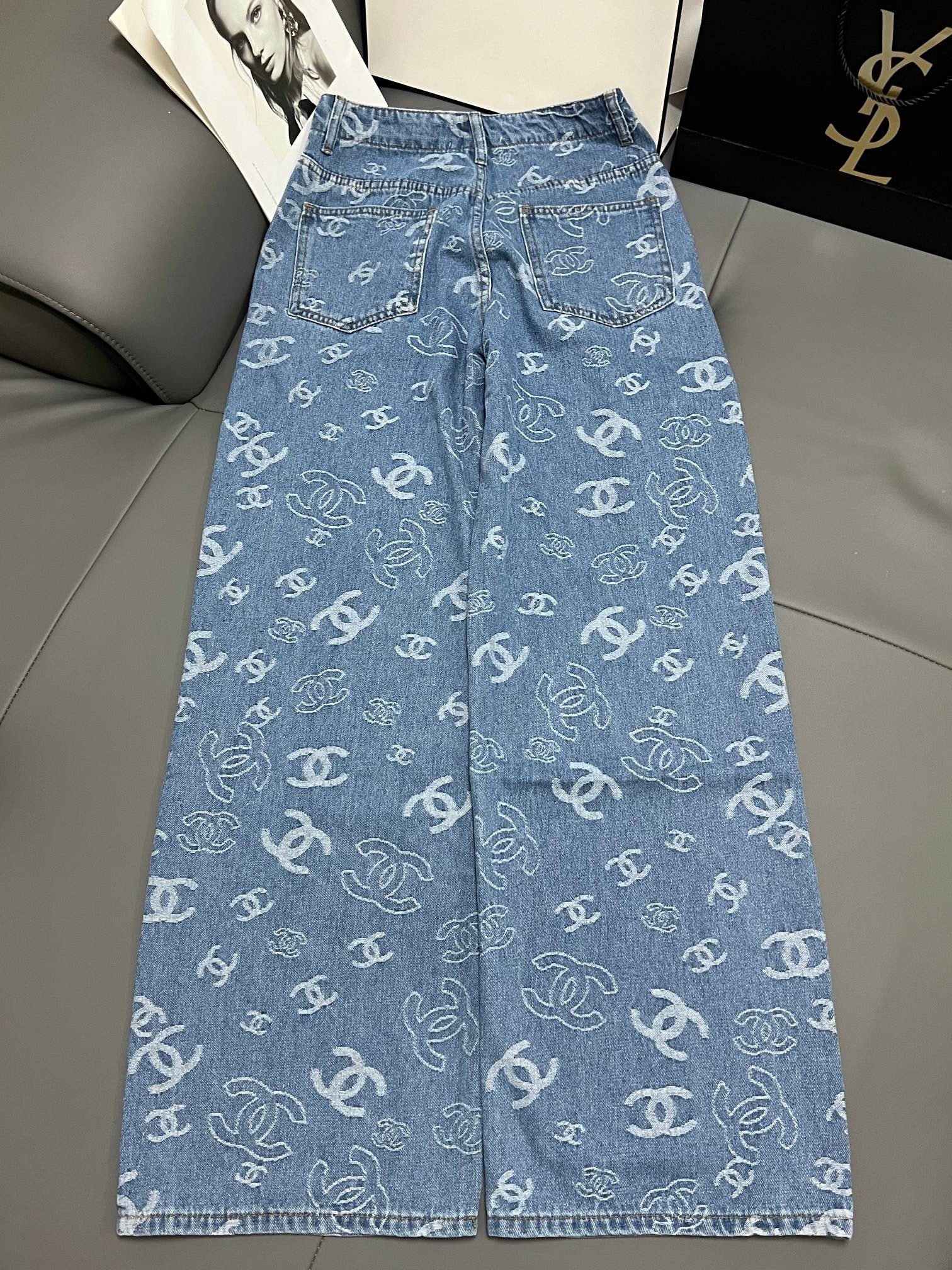 Two-tone high-rise wide-leg straight-leg jeans