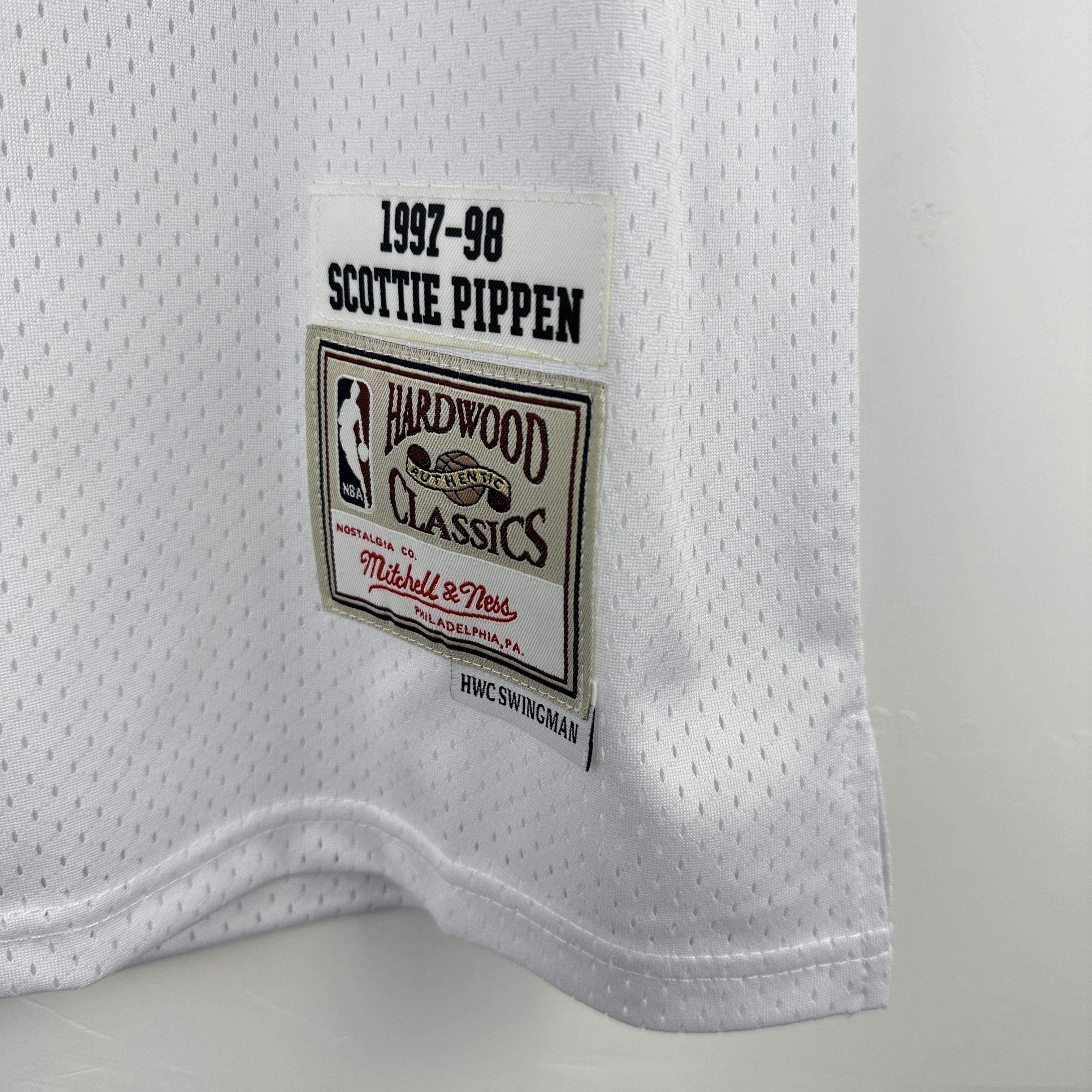 Embroidered MN retro jersey, Chicago Bulls 97/98 season, white, No. 33, Scottie Pippen