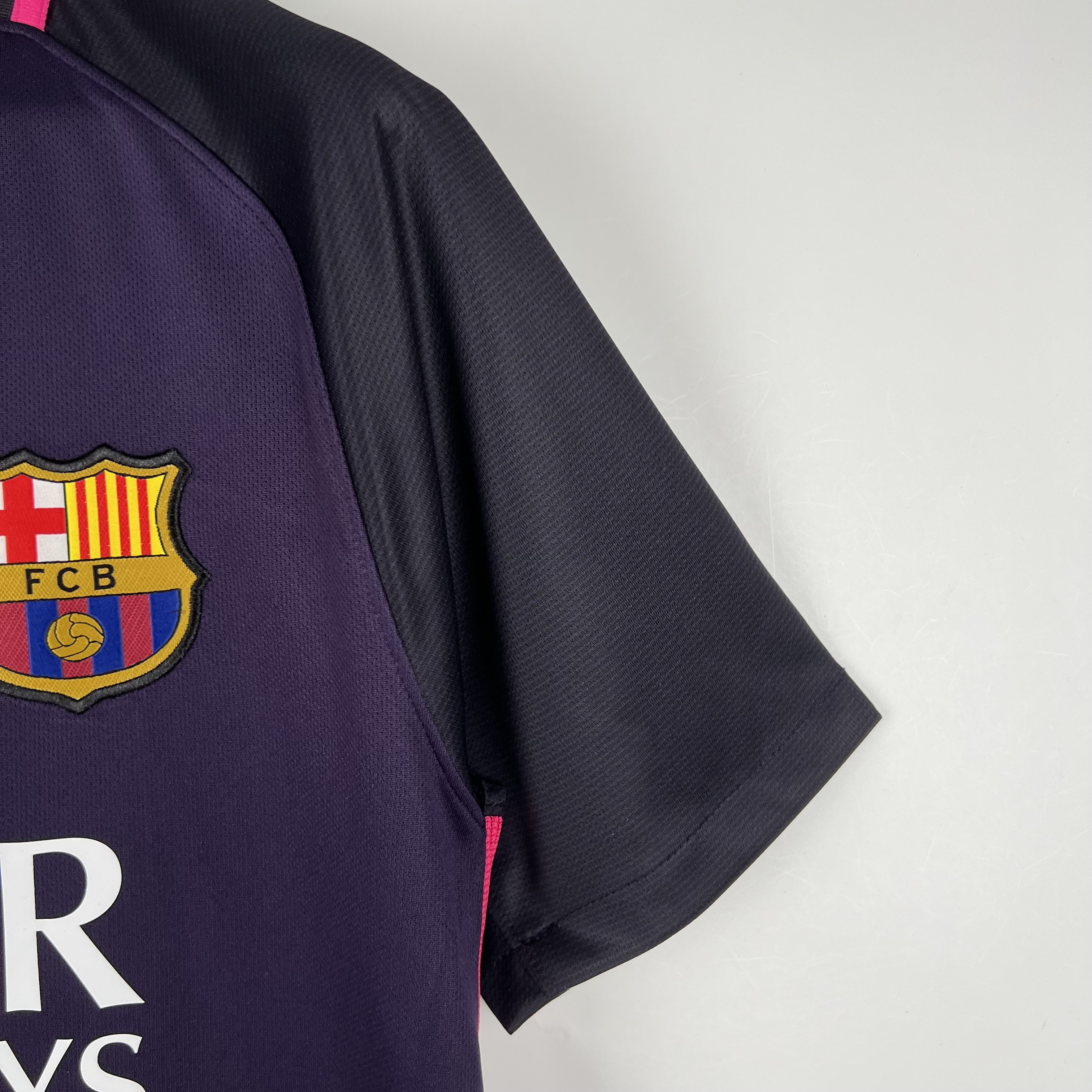 2016/17 Barcelona Away Retro Kit