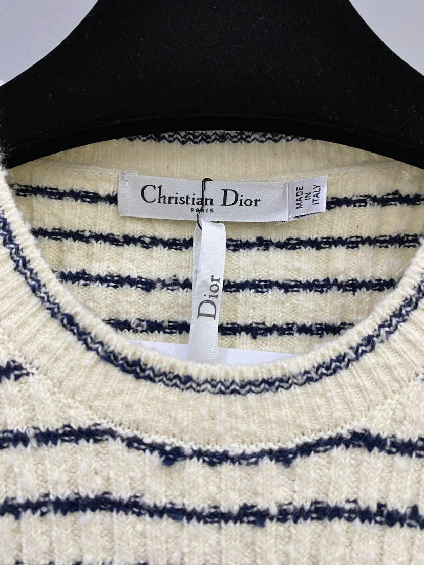 Crew neck short sleeve knitted top