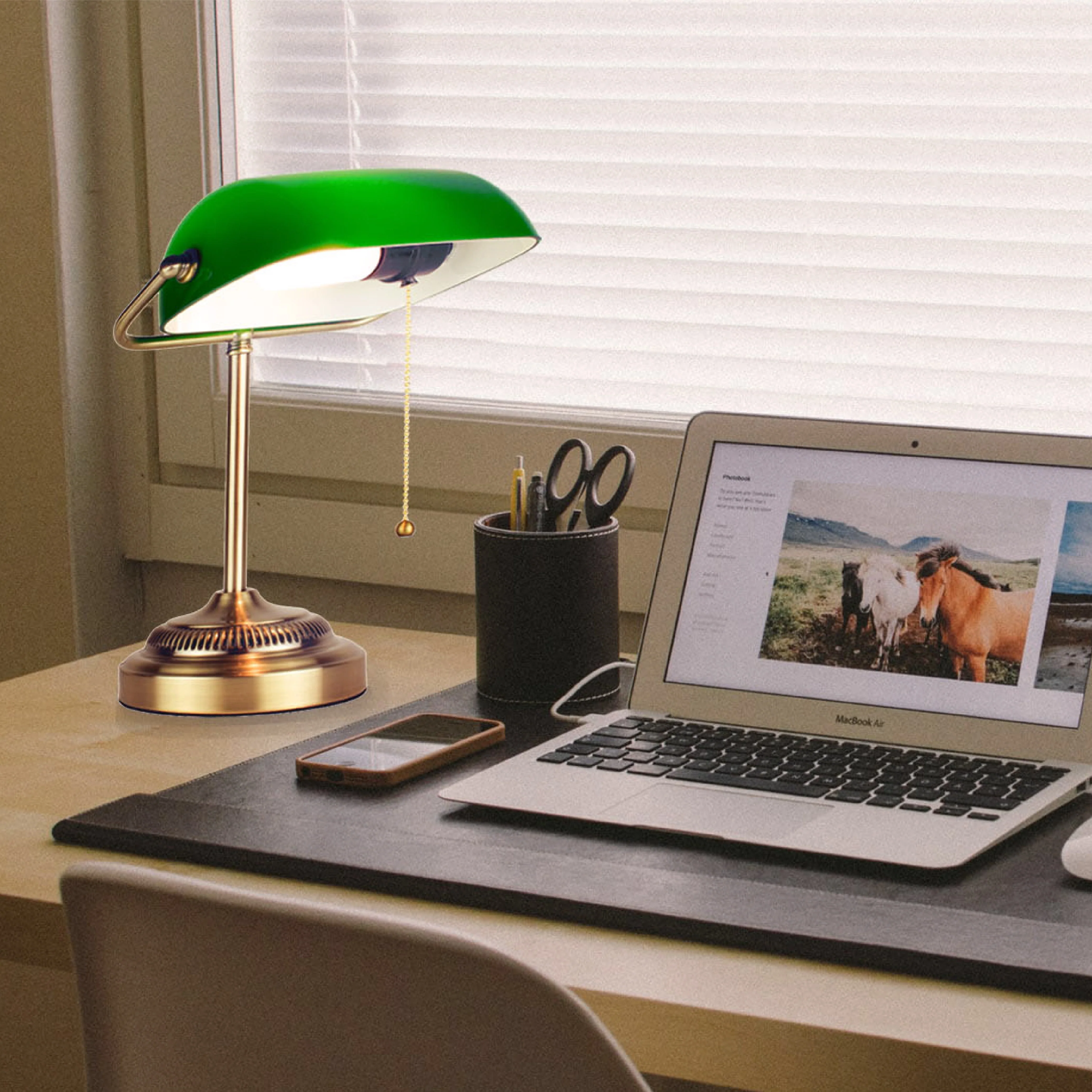Newhouse Lighting Morgan Antique Green Adjustable Energy-Efficient LED Bankers Desk Lamp