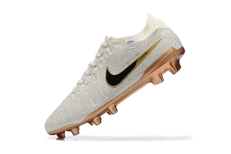 Tiempo Legend 10 Elite FG Football Shoes