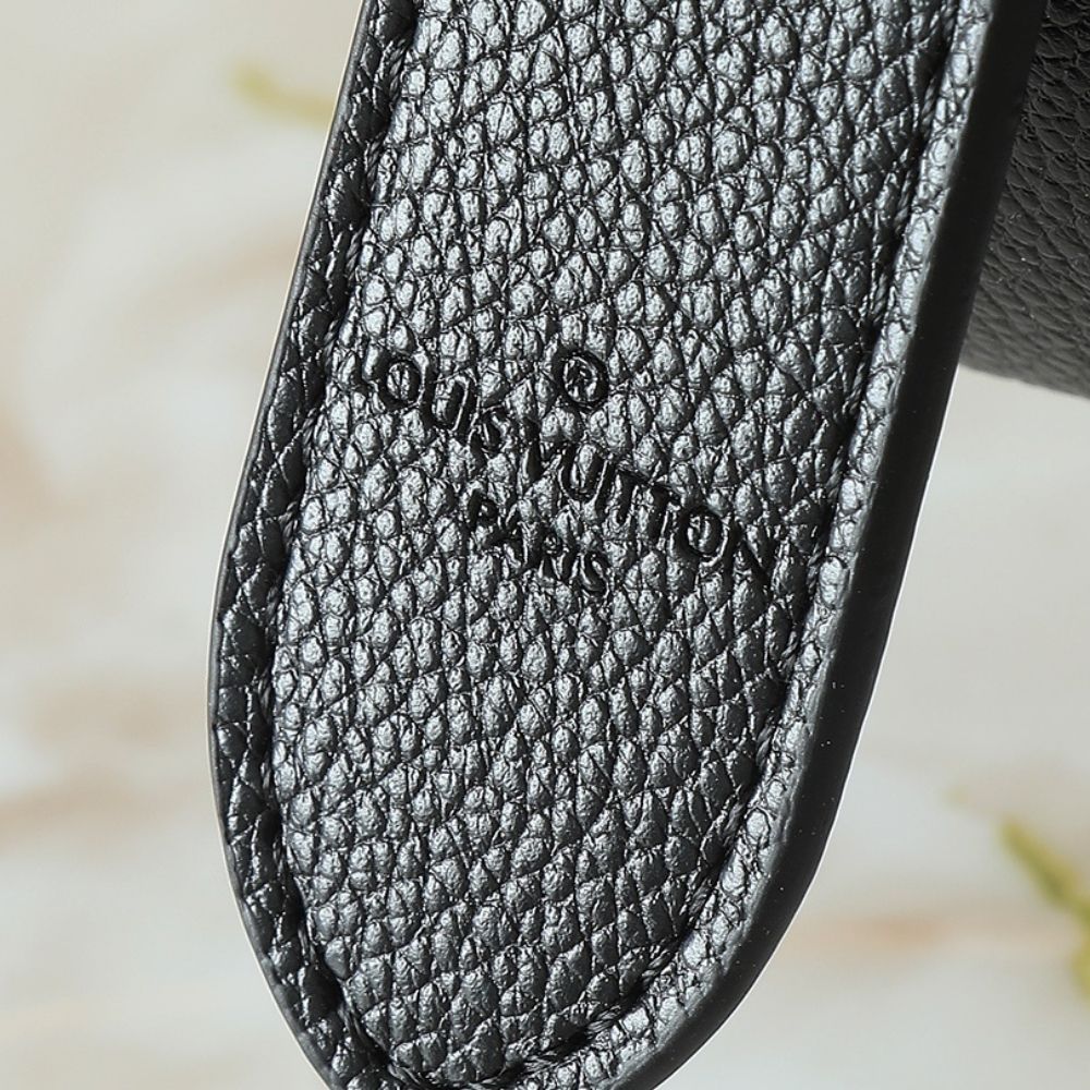 Louis Vuitton Soft Twist Black 10.6 Inches M24639