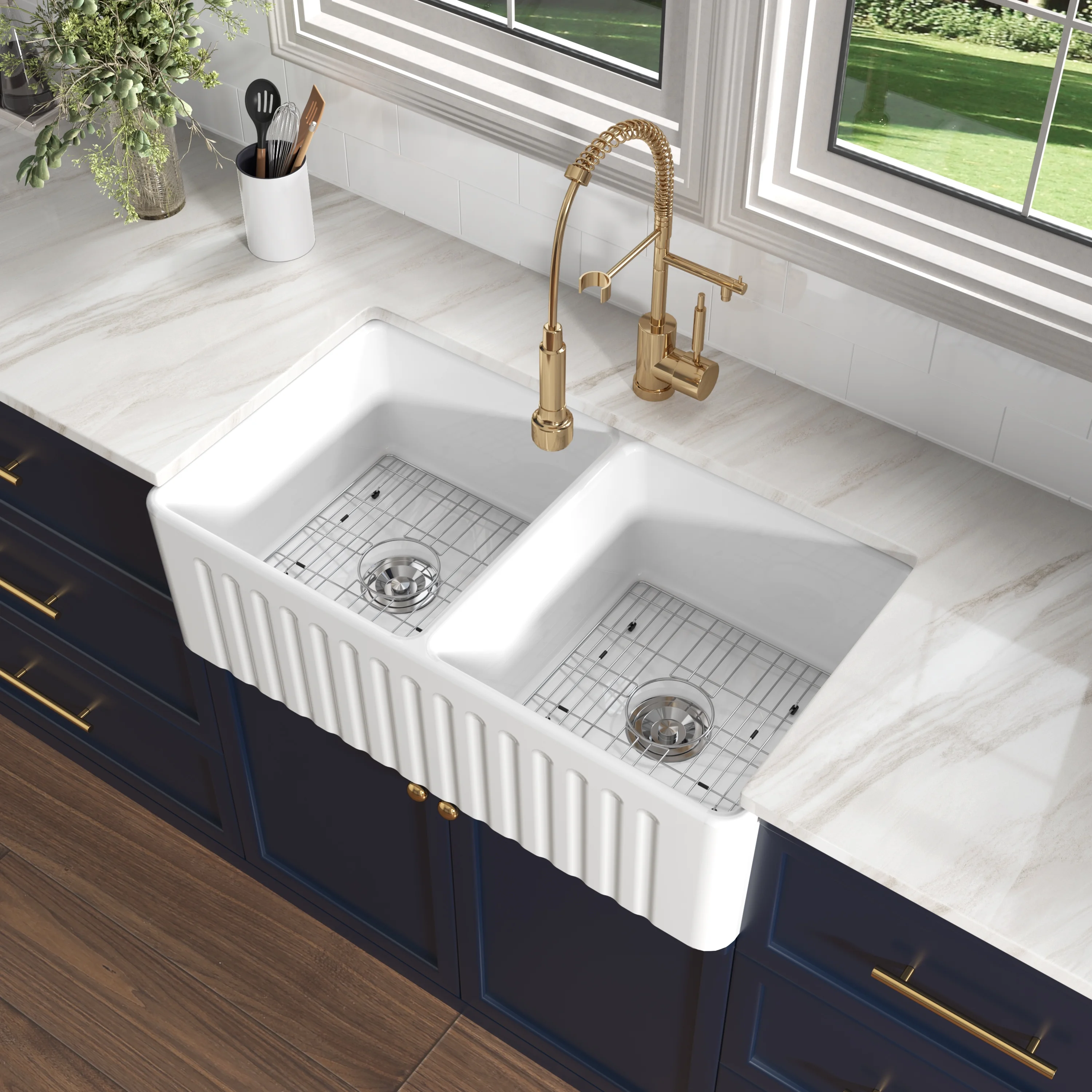 HOROW 33x18 inch Fireclay Kitchen Sink Undermount Double Bowl Apron-front Ceramic with Bottom Grid and Strainer
