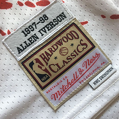 Allen Iverson Philadelphia 76ers 3 White MN