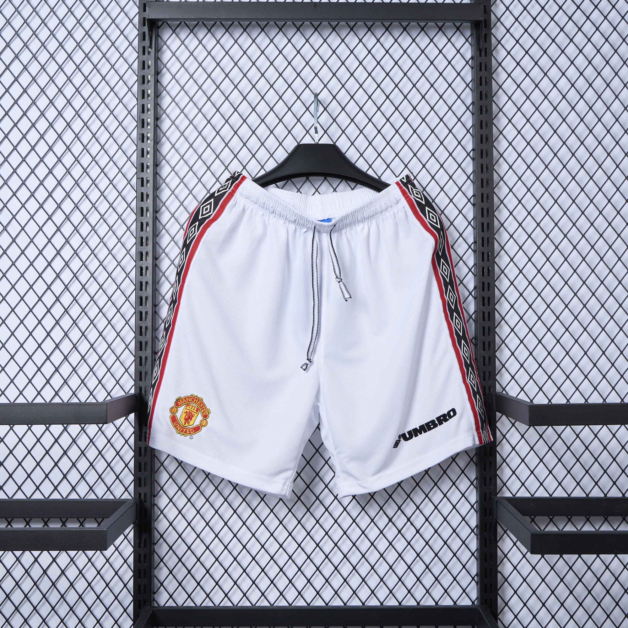 Retro Manchester United 1998-99 Home Shorts