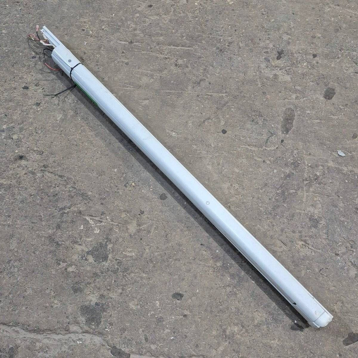 Used Carefree Awning Arm, Drive (Front), Steep Pitch, White, 59 - Travel'r , R001507WHT