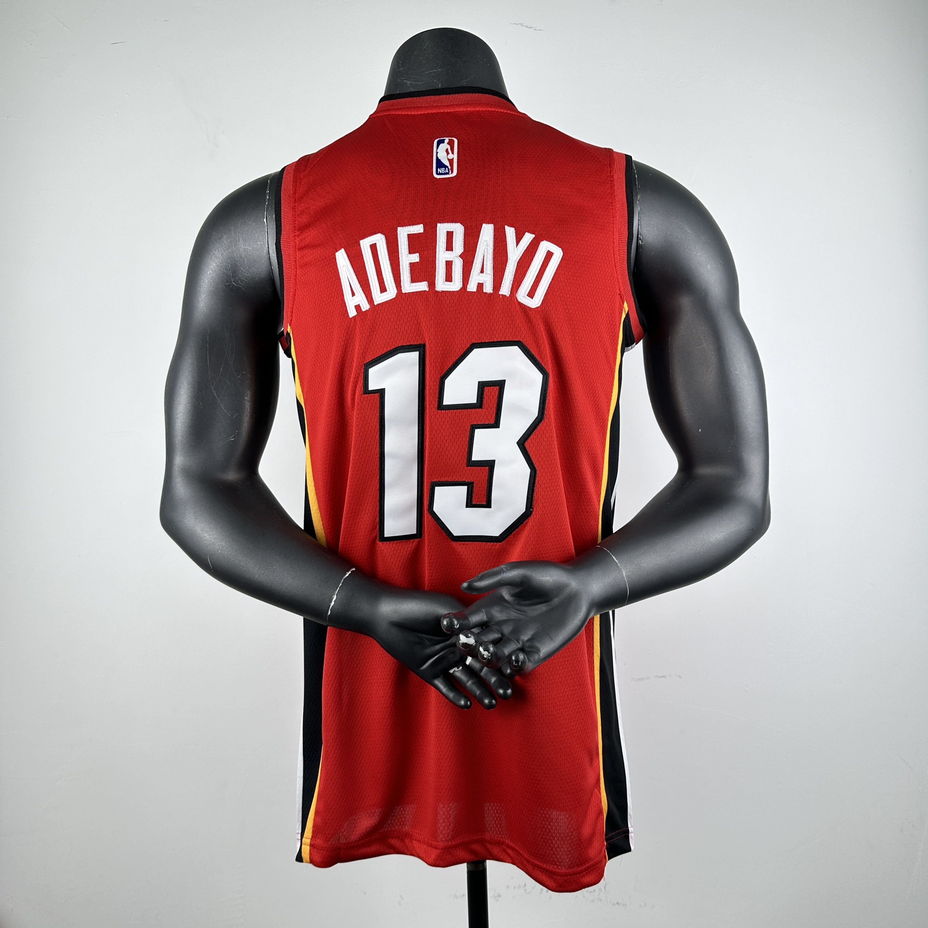 Embroidered Heat V-neck red No. 13 Adebayo