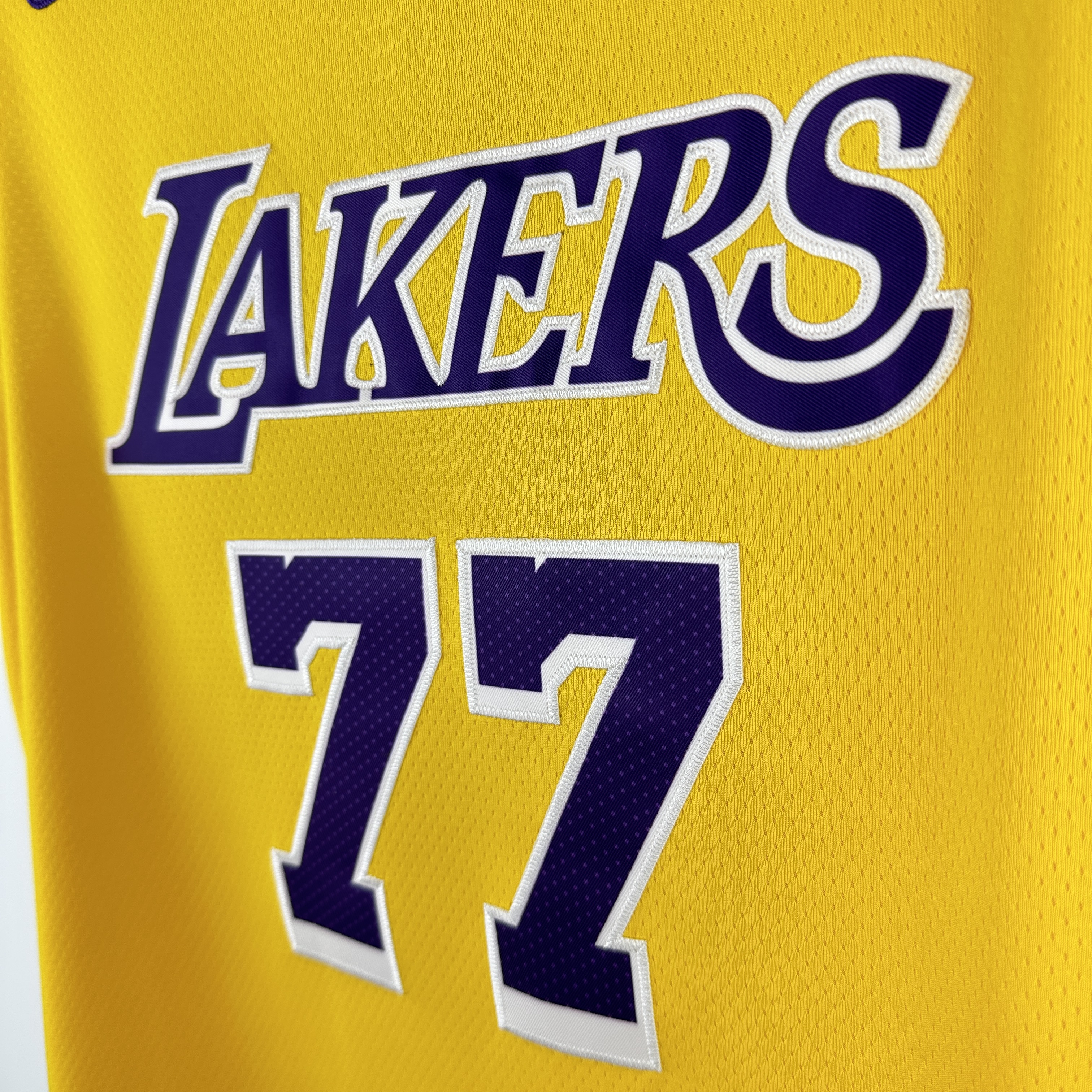 Embroidered Lakers Crew Neck Yellow No. 77 Doncic