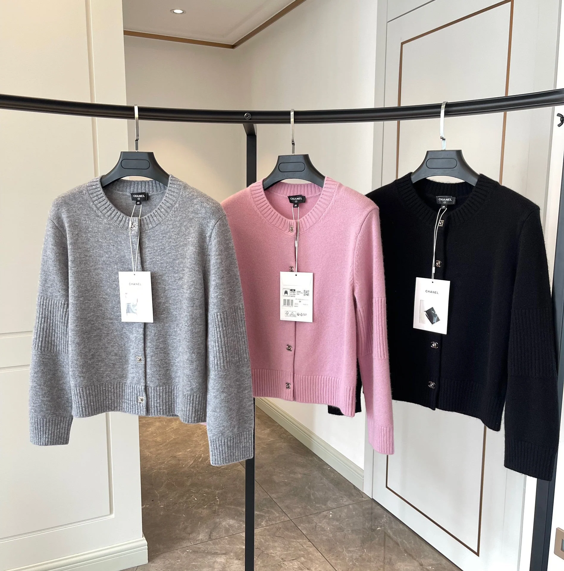 Cashmere cardigan with school bag button