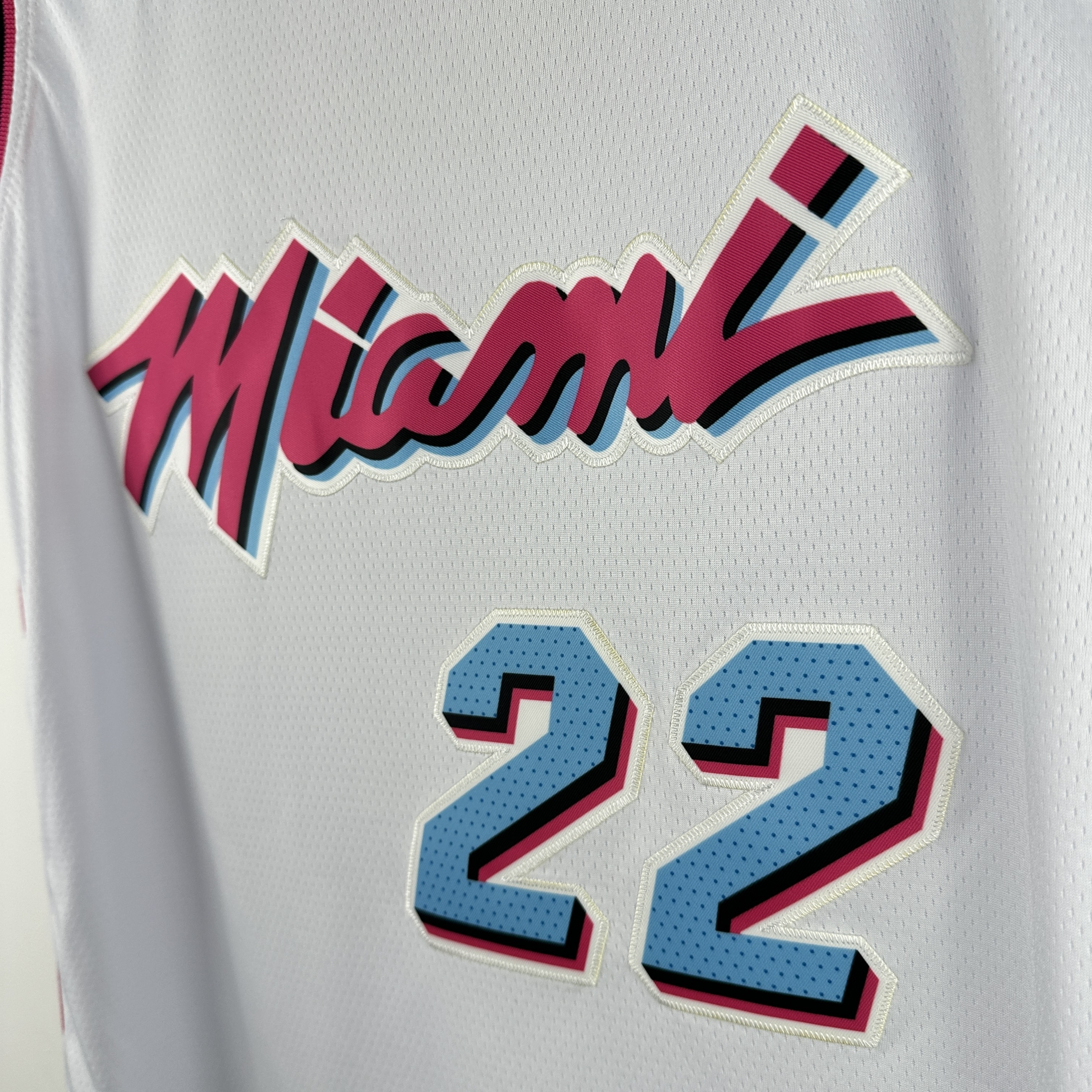 Embroidered Heat Crew Neck White No. 22 Butler