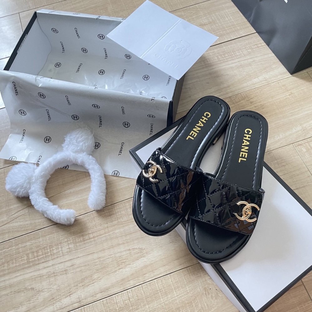 Chanel Quilted Patent Slides Black