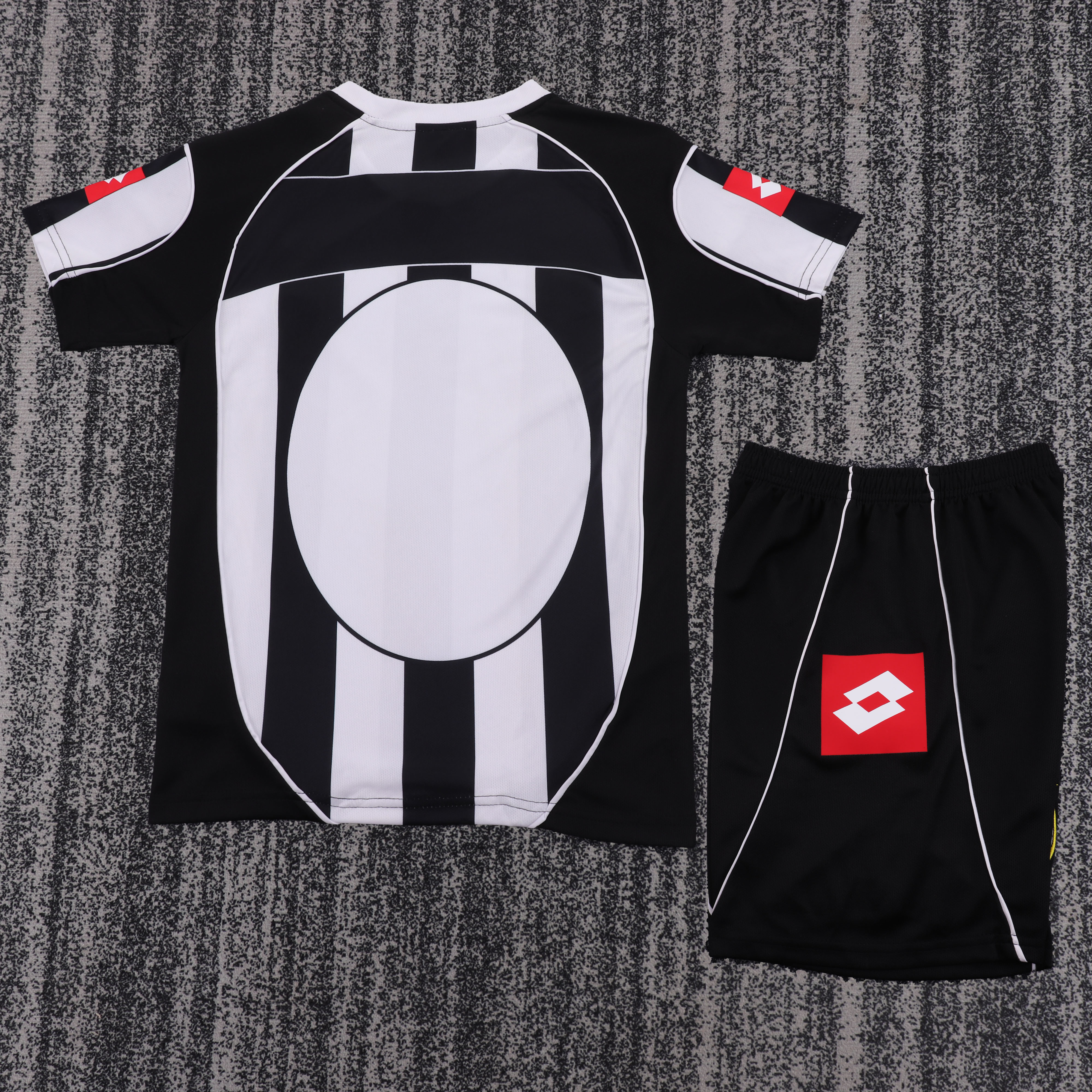 2002-03 Juventus Home Retro Children's Jersey Set - Fans Edition