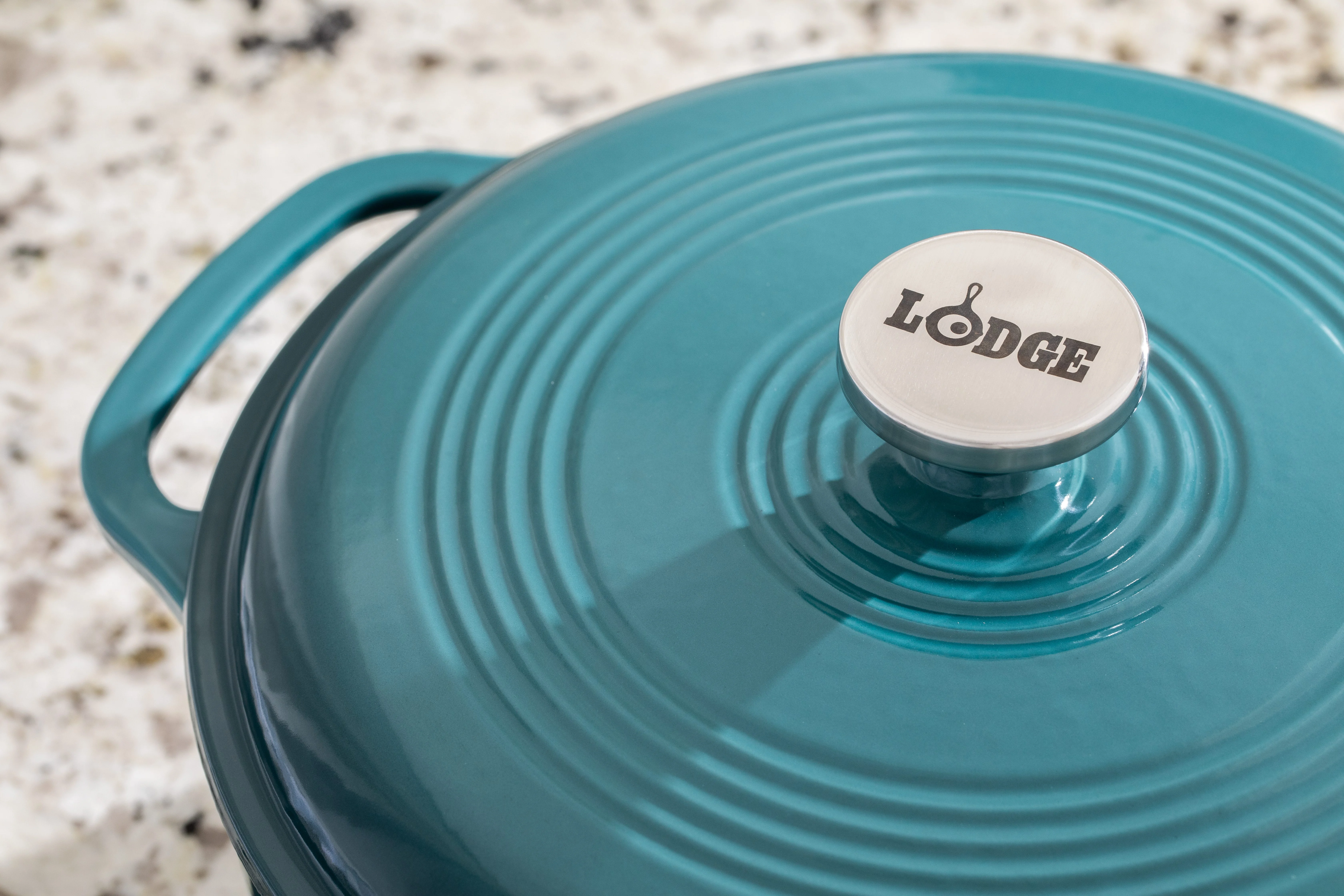 Lodge Enameled Cast Iron 6 Quart Blue Dutch Oven & Cover