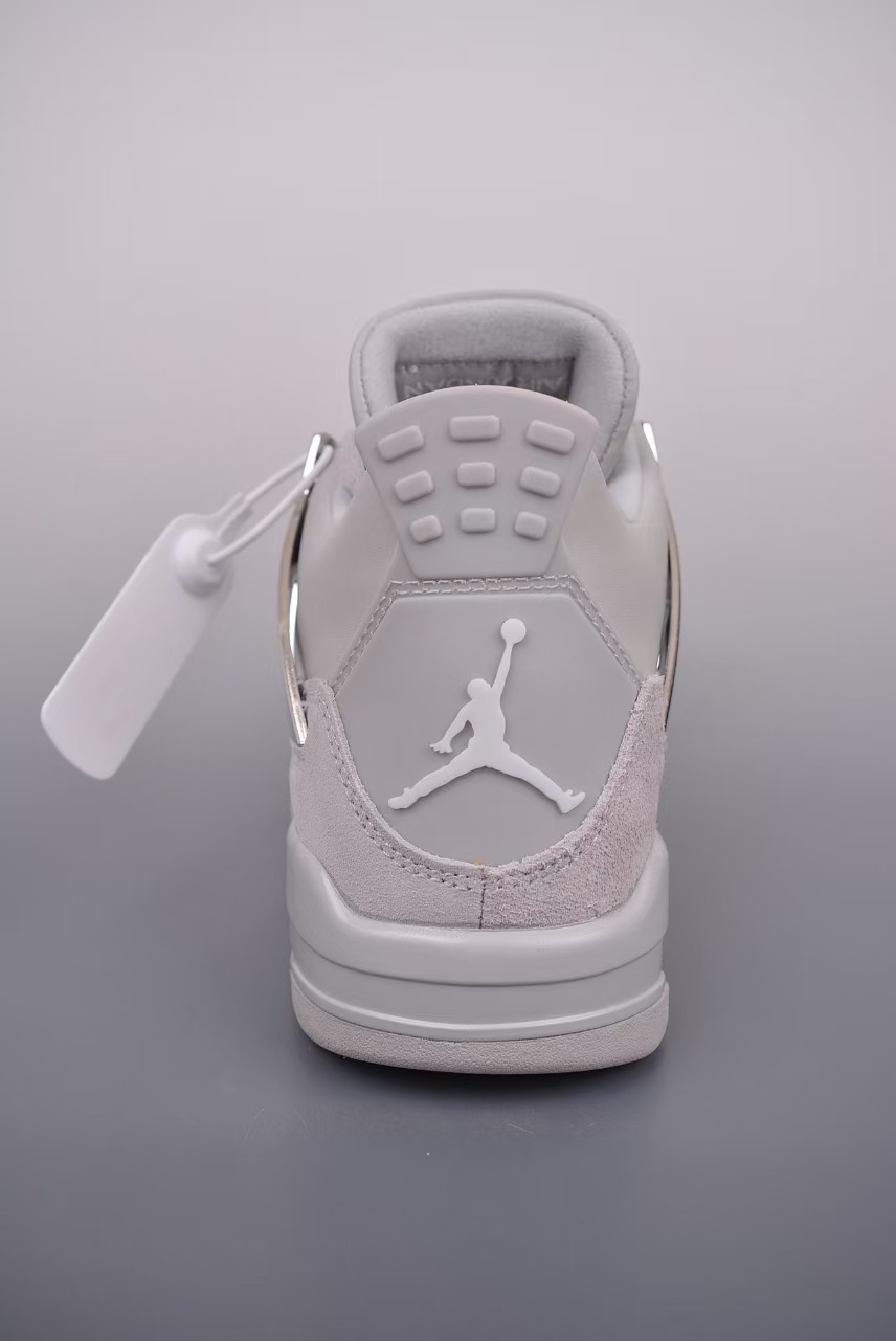 Air Jordan 4 Frozen Moments