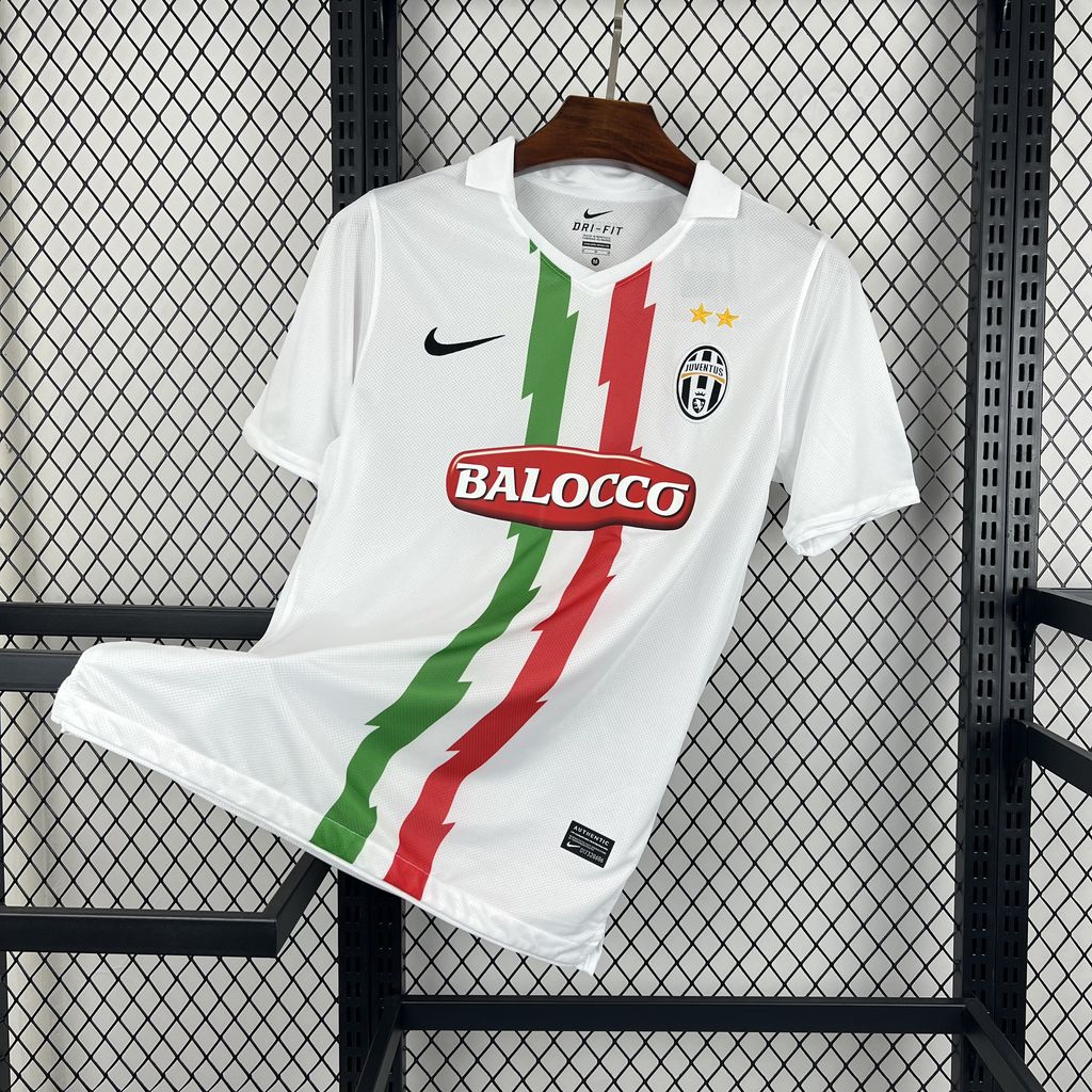 Retro Juventus 2010-11 Away Jersey