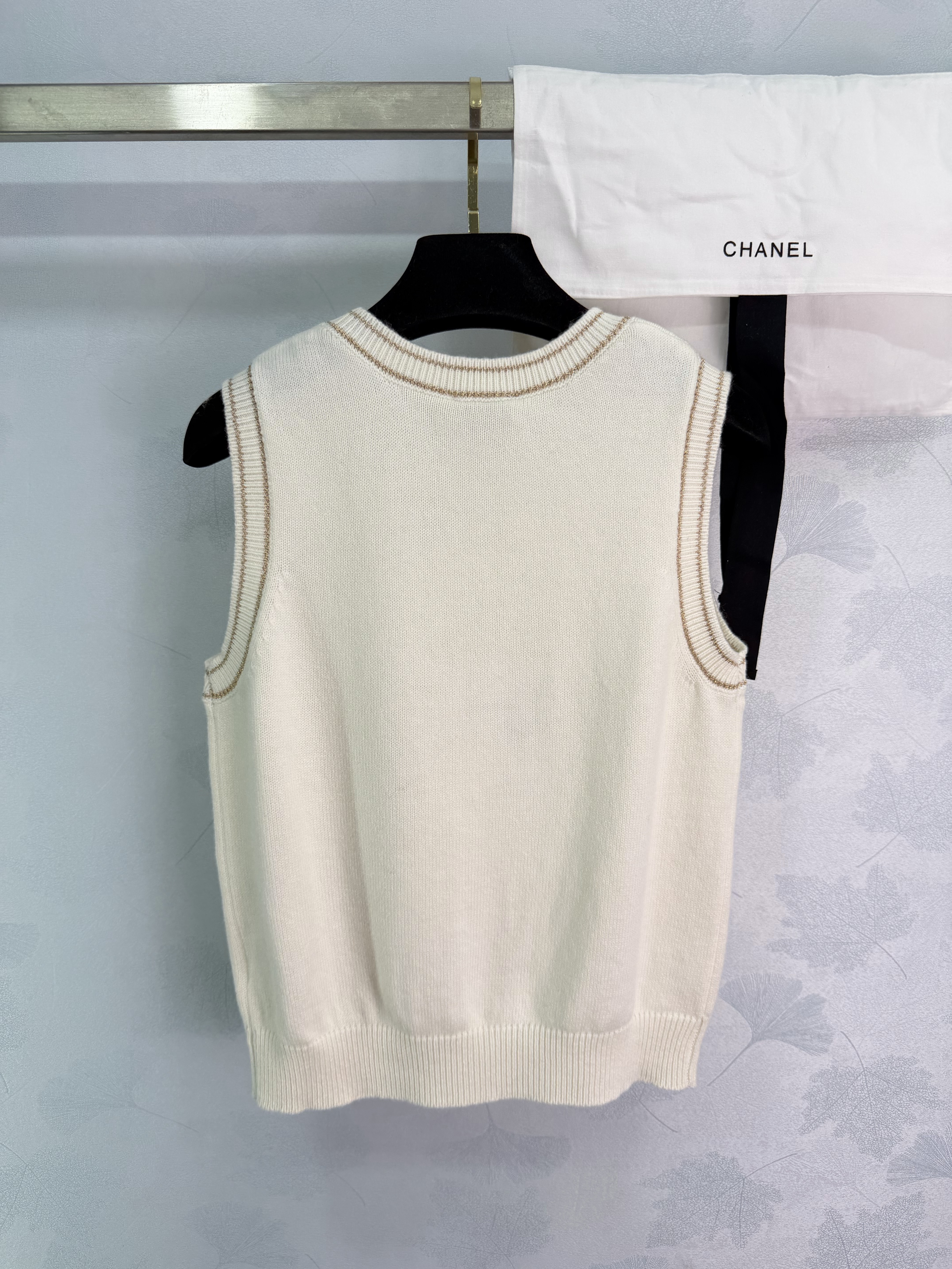 Cashmere yarn knitted vest