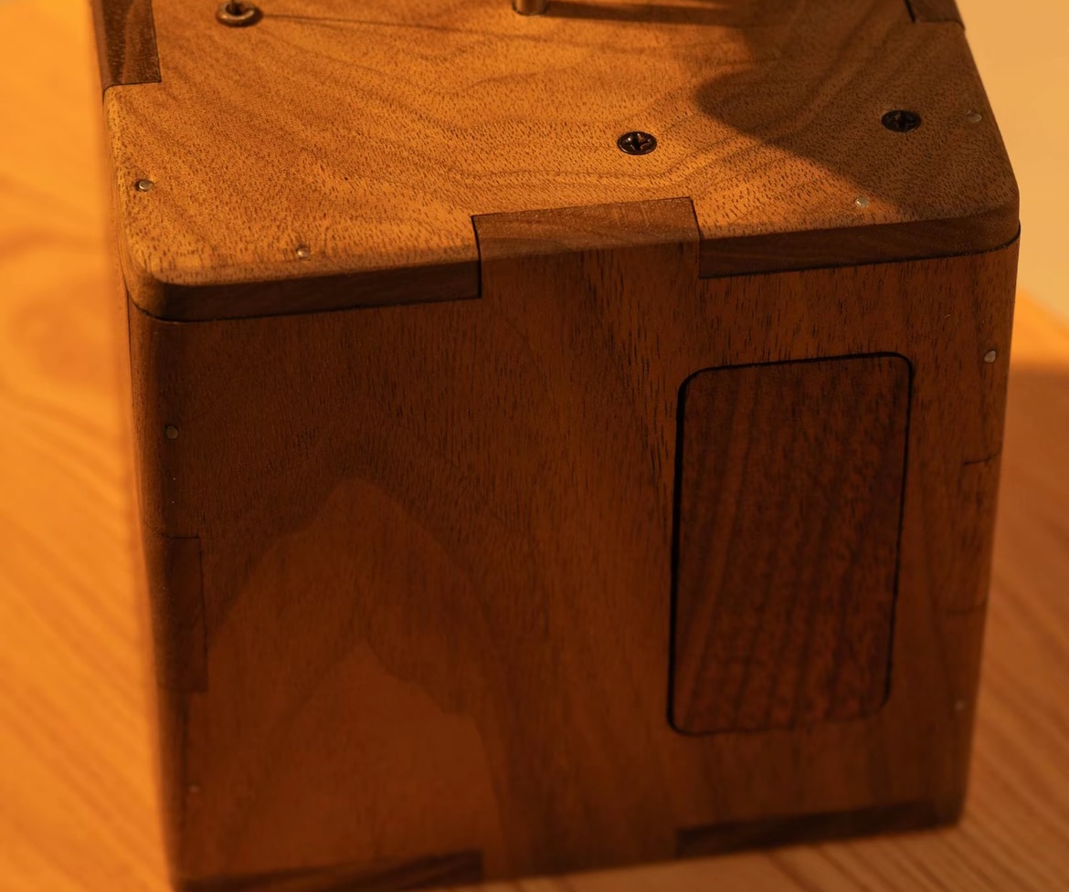 Zhu Yuan Craft Handmade Wooden Angel Pig Automaton