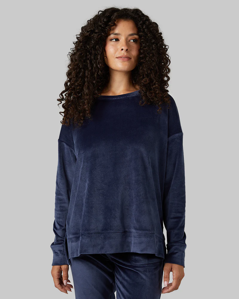 WOMEN'S SOFT VELOUR CREW TOP