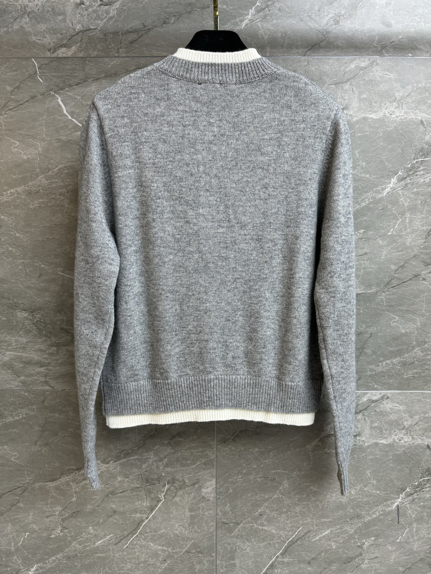 2026 Spring/Summer Preview Collection: Faux Two-Piece Color-Blocked Cardigan