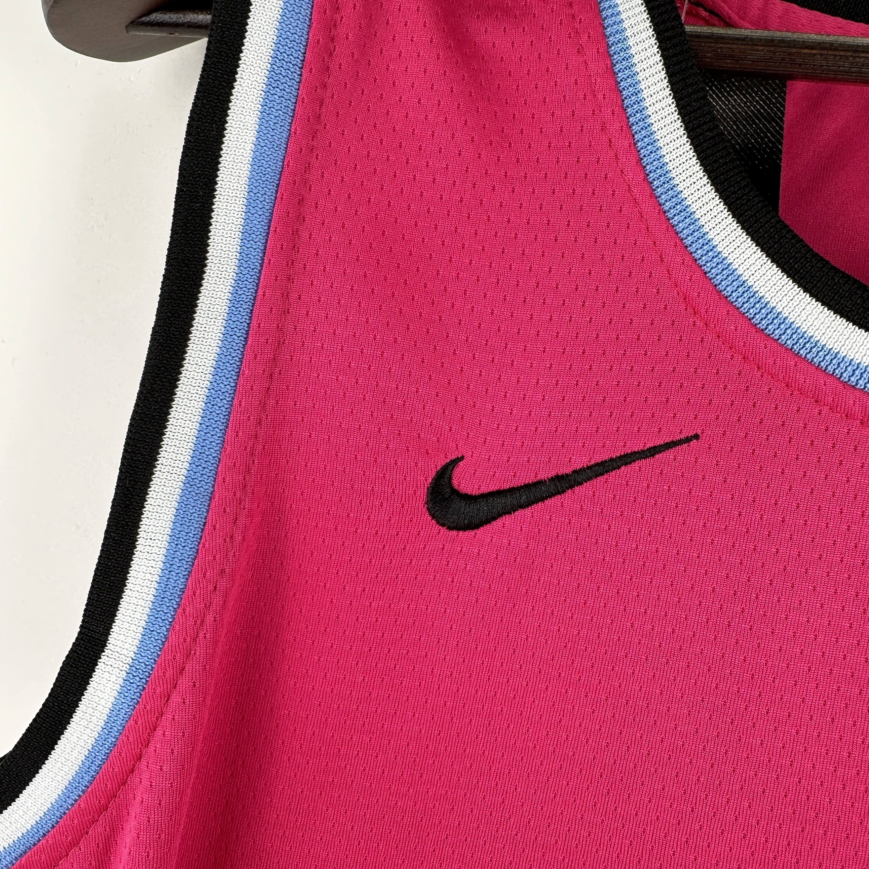 Embroidered Heat Crew Neck Pink No. 22 Butler