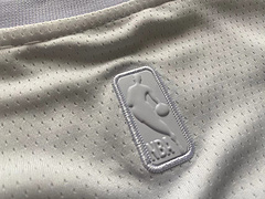 Los Angeles Lakers Bryant White 24 MN