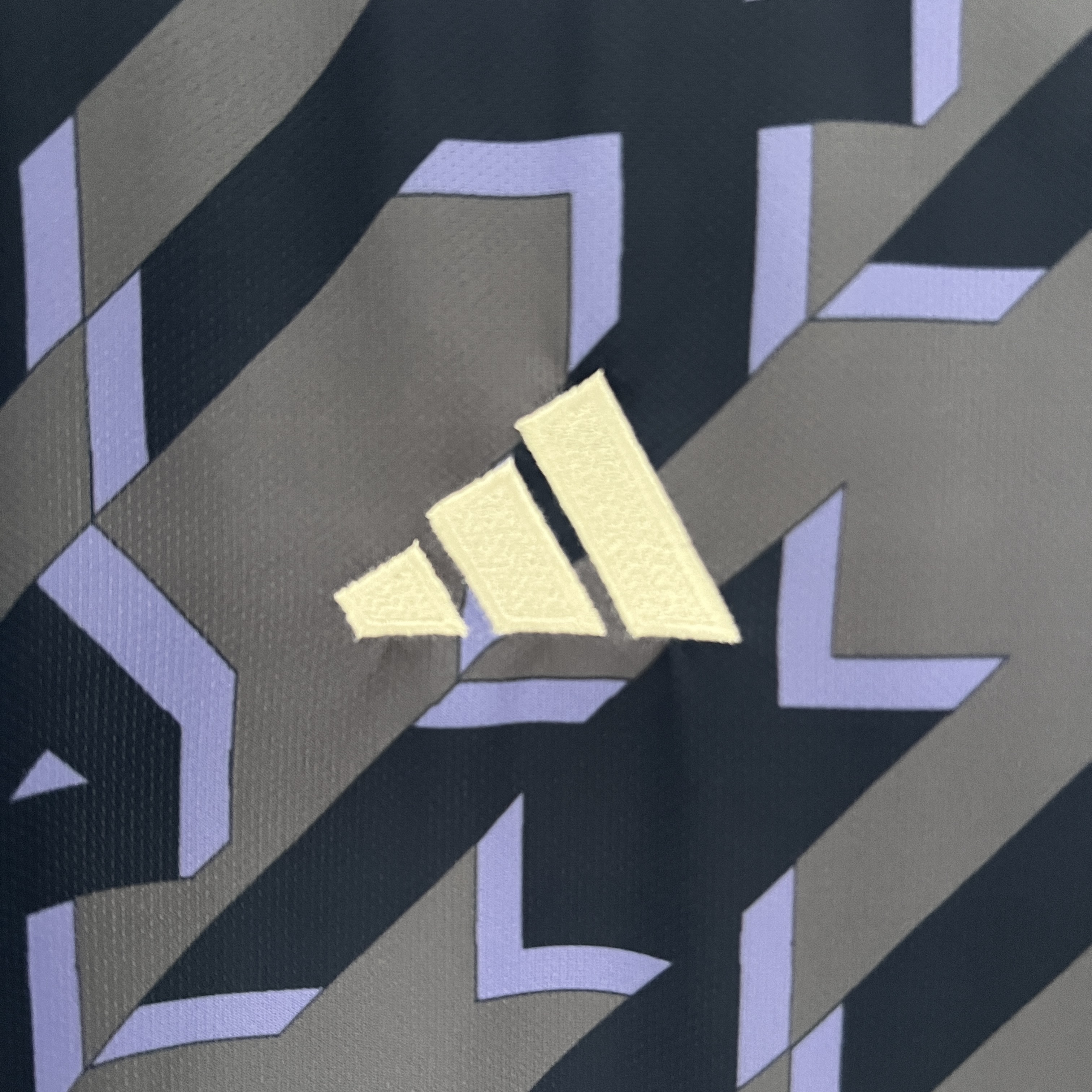 2023/24 Real Madrid Gray Training Wear Football Shirt - Fans Edition