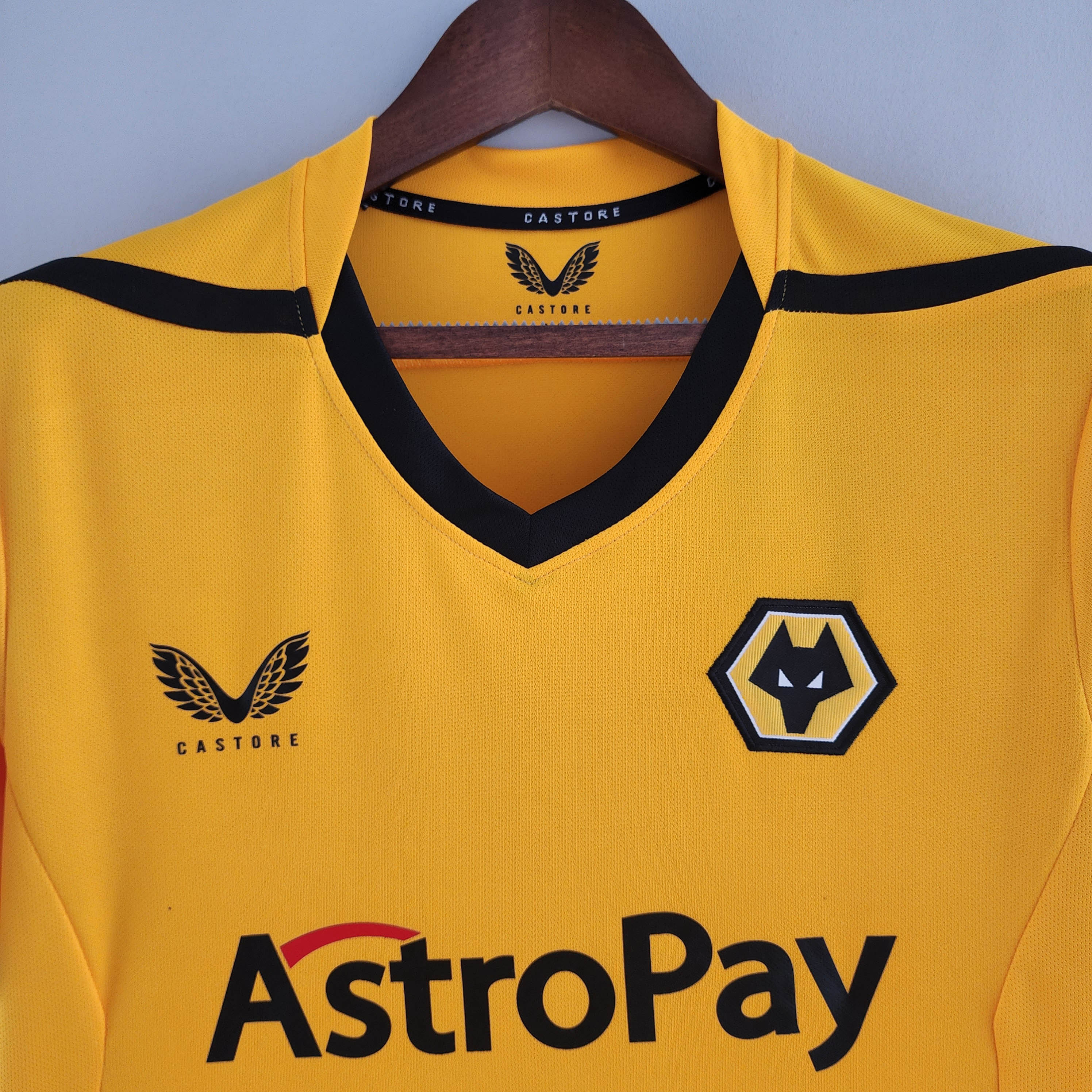 2022/23 Wolverhampton Wanderers Home Football Shirt 1:1 Thai Quality - Fans Edition