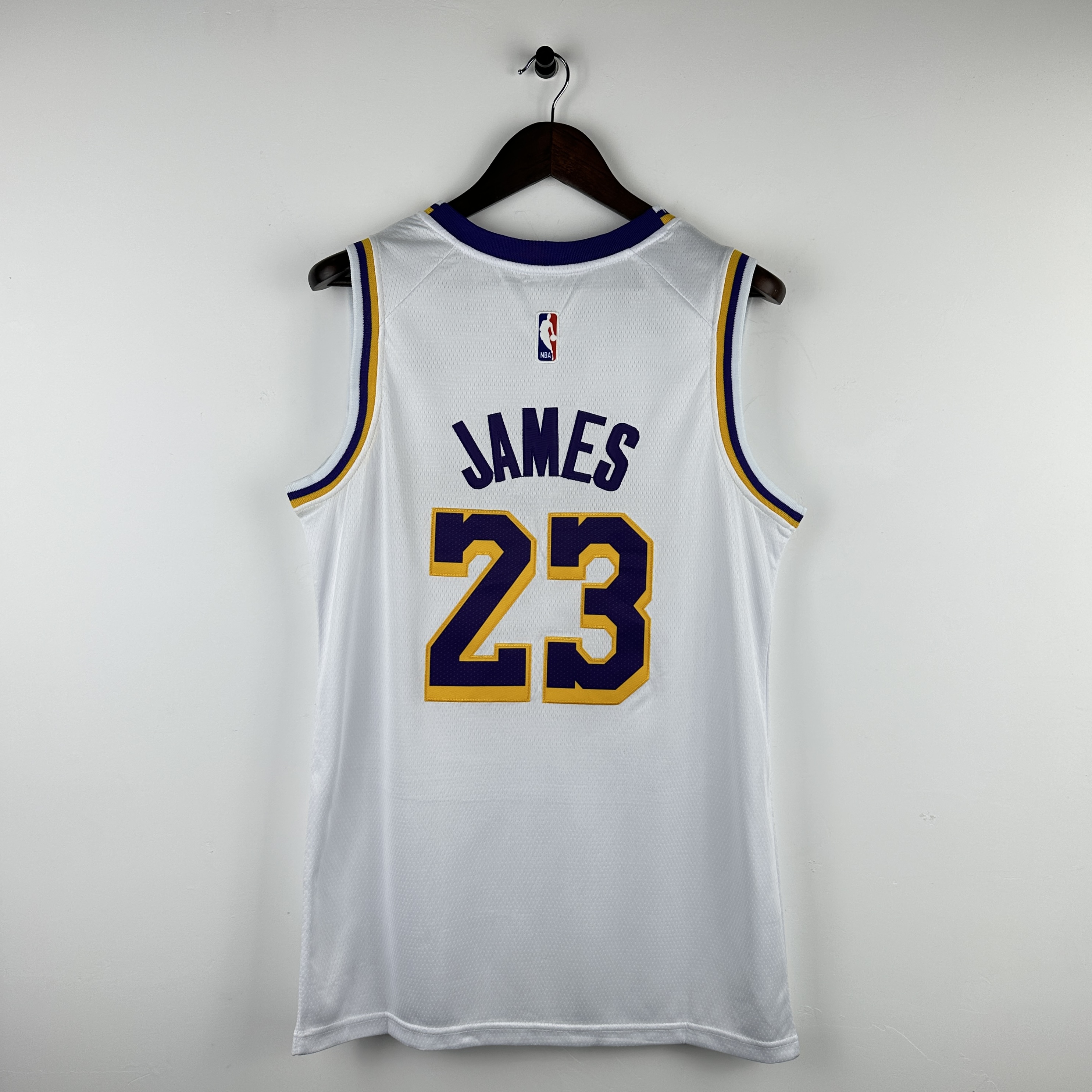 Embroidered Lakers Crew Neck White No. 23 James