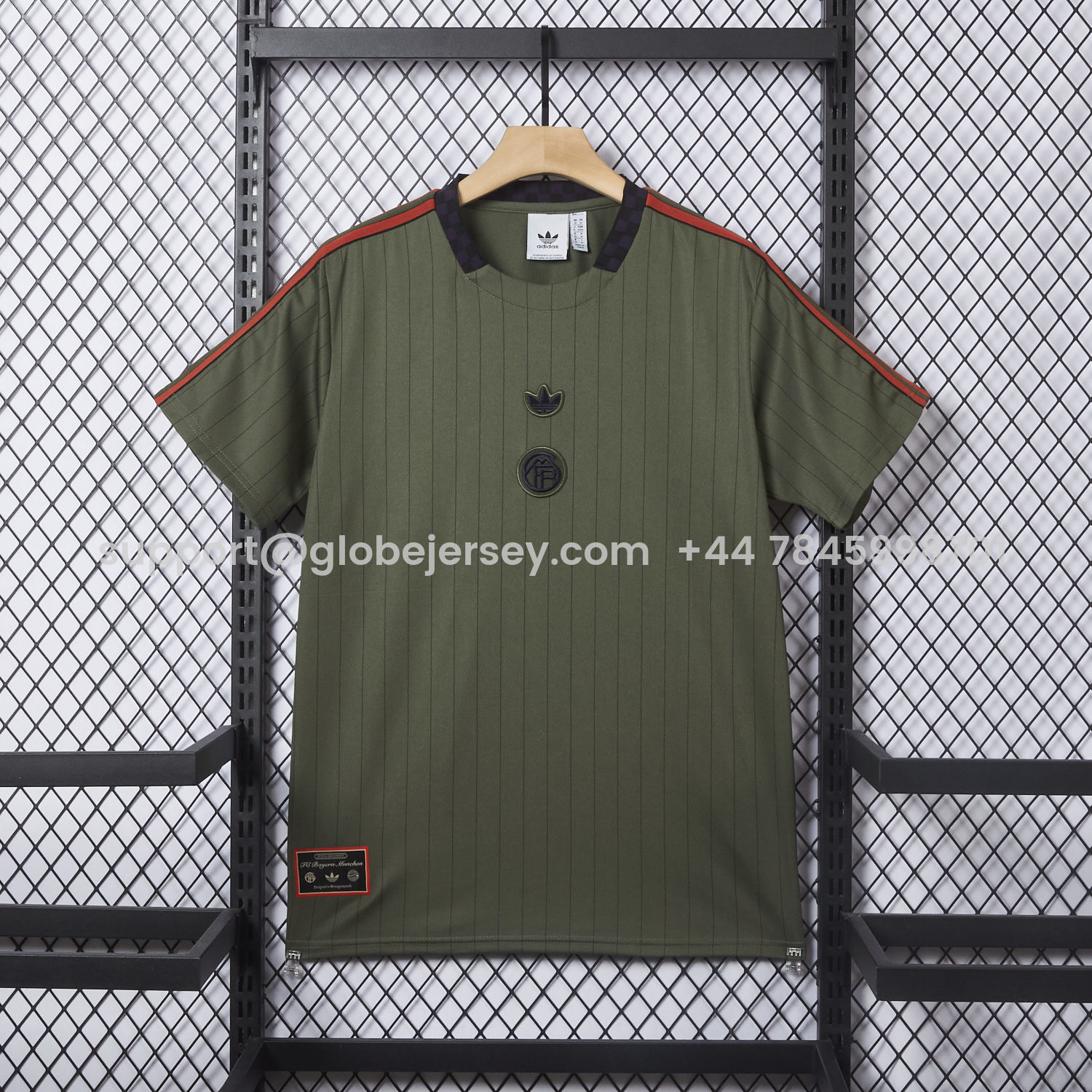 Bayern Munich 25-26 Trefoil Green Travel Jersey - Fans Version