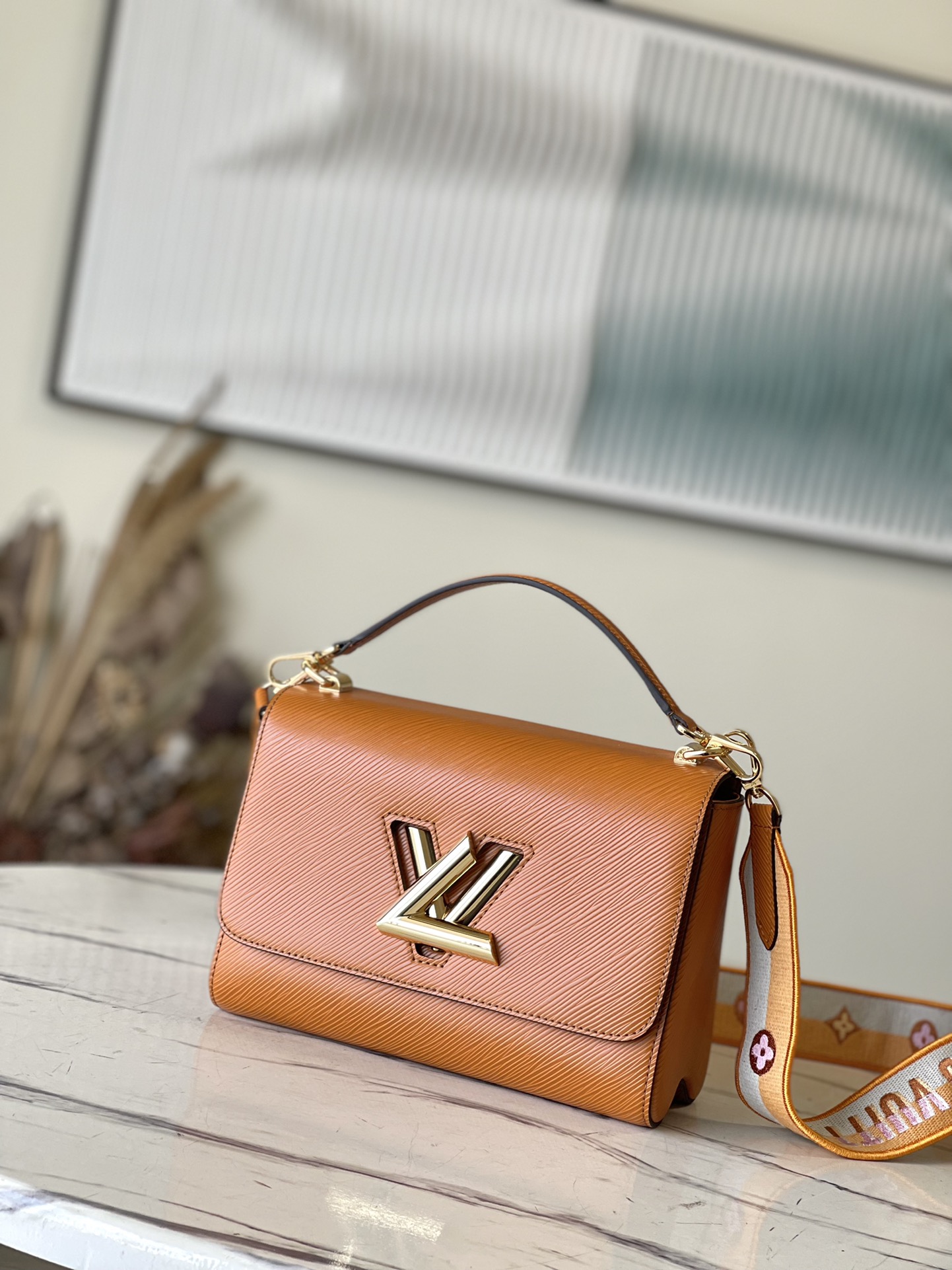 LV Twist MM M21555