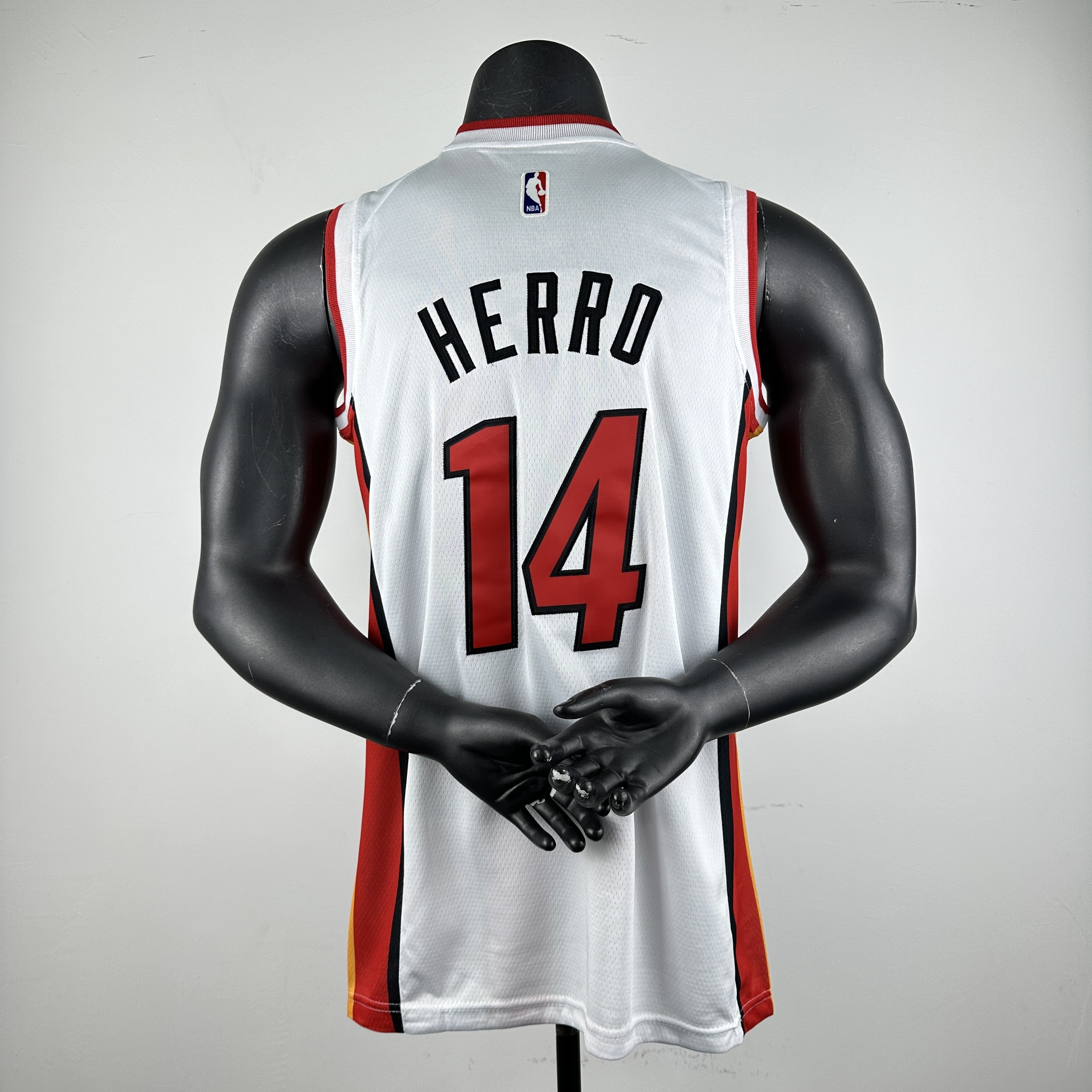 Hot Pressing V-neck White No. 14 Herro