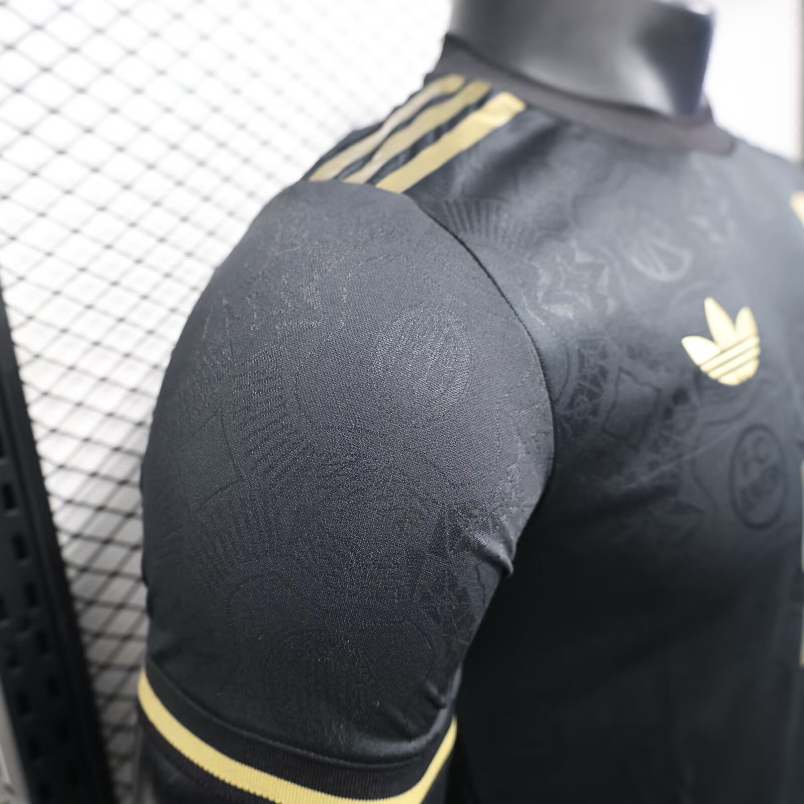 2025/2026 Player Version Bayern Munich 125th Anniversary Black Edition Football Shirt 1:1 Thai Quality