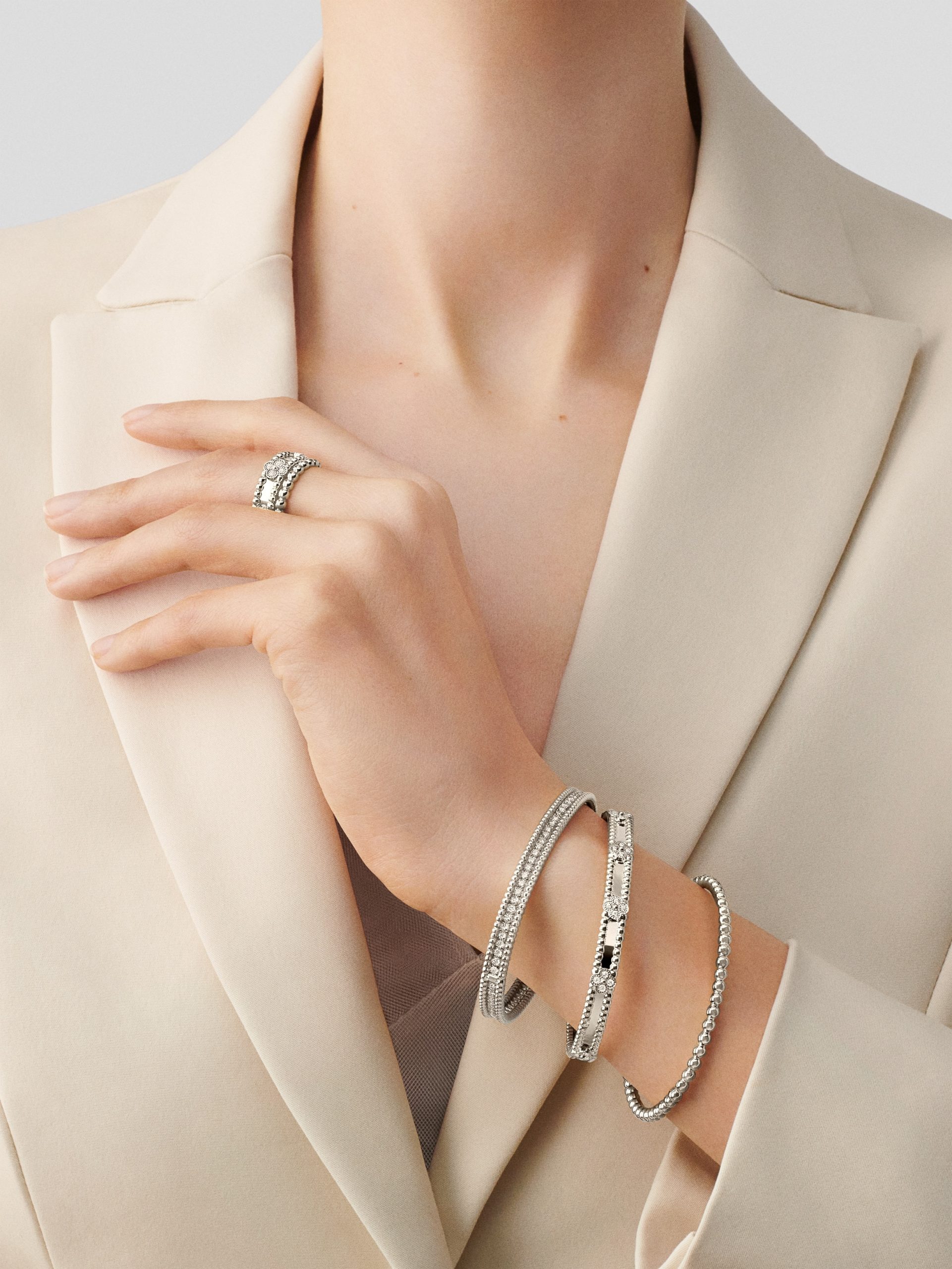 Perlee pearls of gold ring, medium model