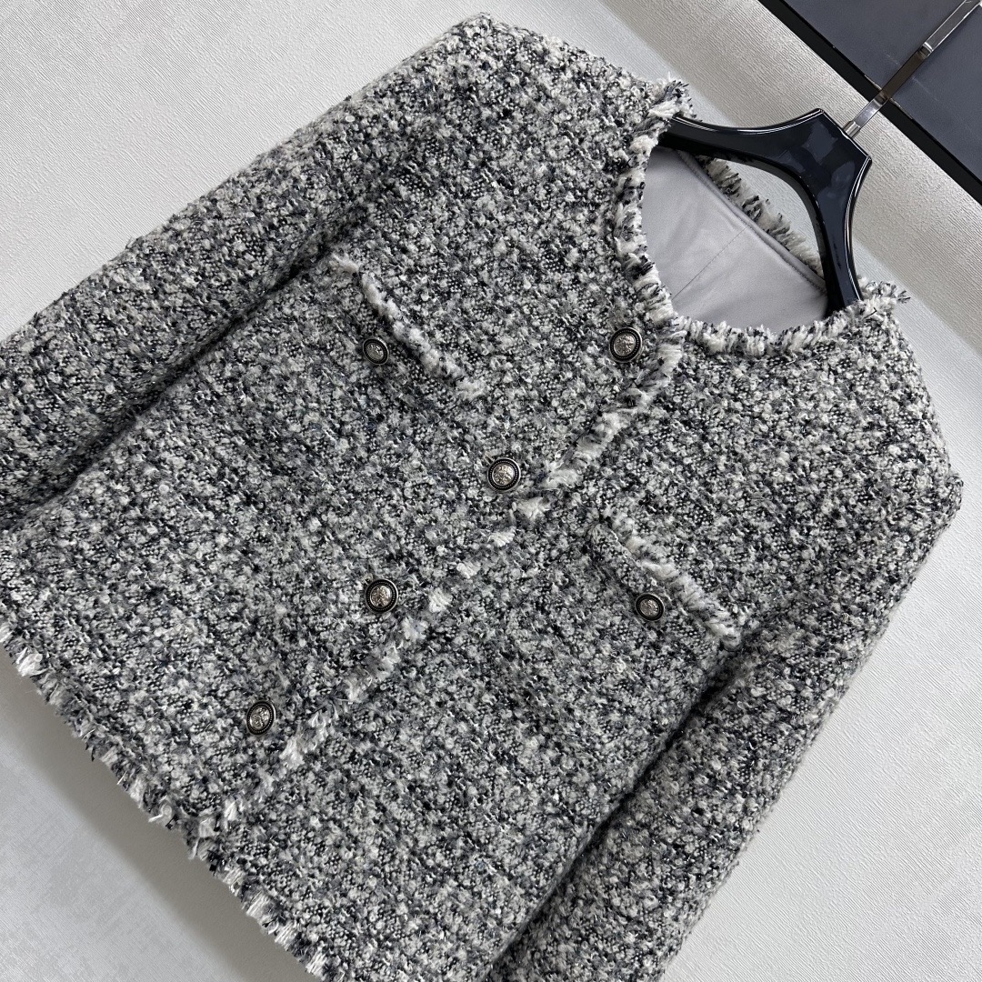 Round neck knitted dress jacket
