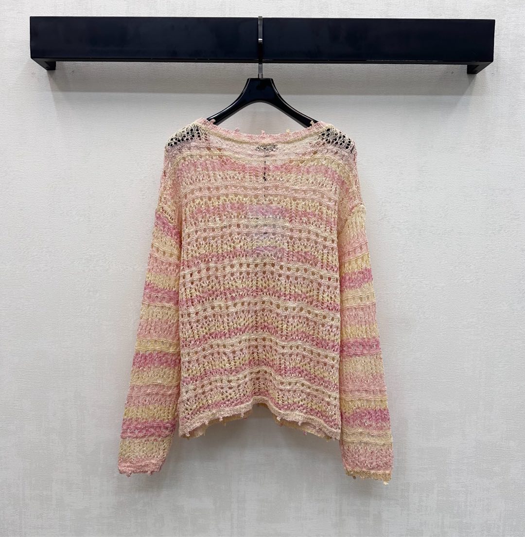 26NEW Hollow-out Color-blocked Knit Top