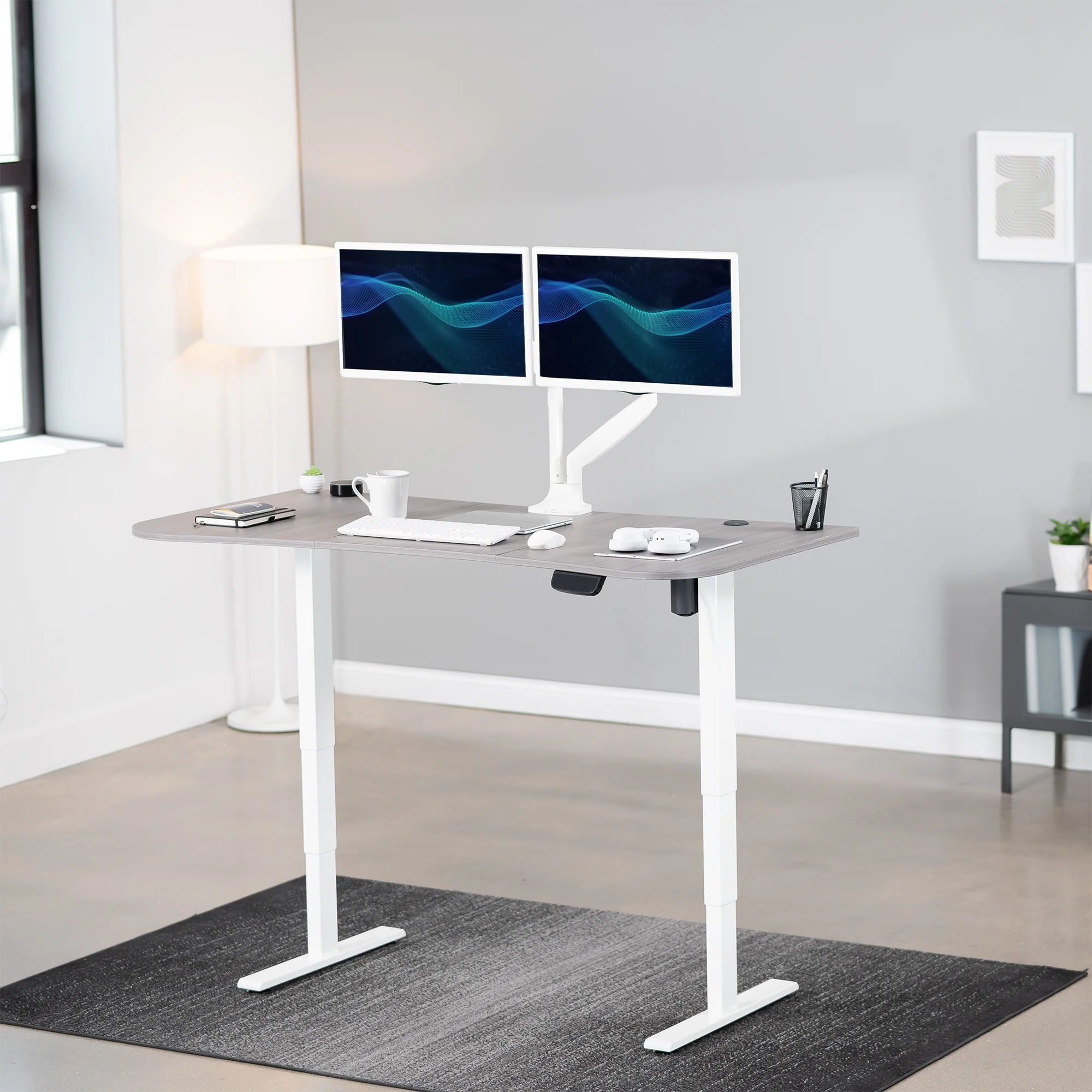 VIVO Reclaimed Wood / Black 63�?x 32�?Electric Height Adjustable Stand Up Desk