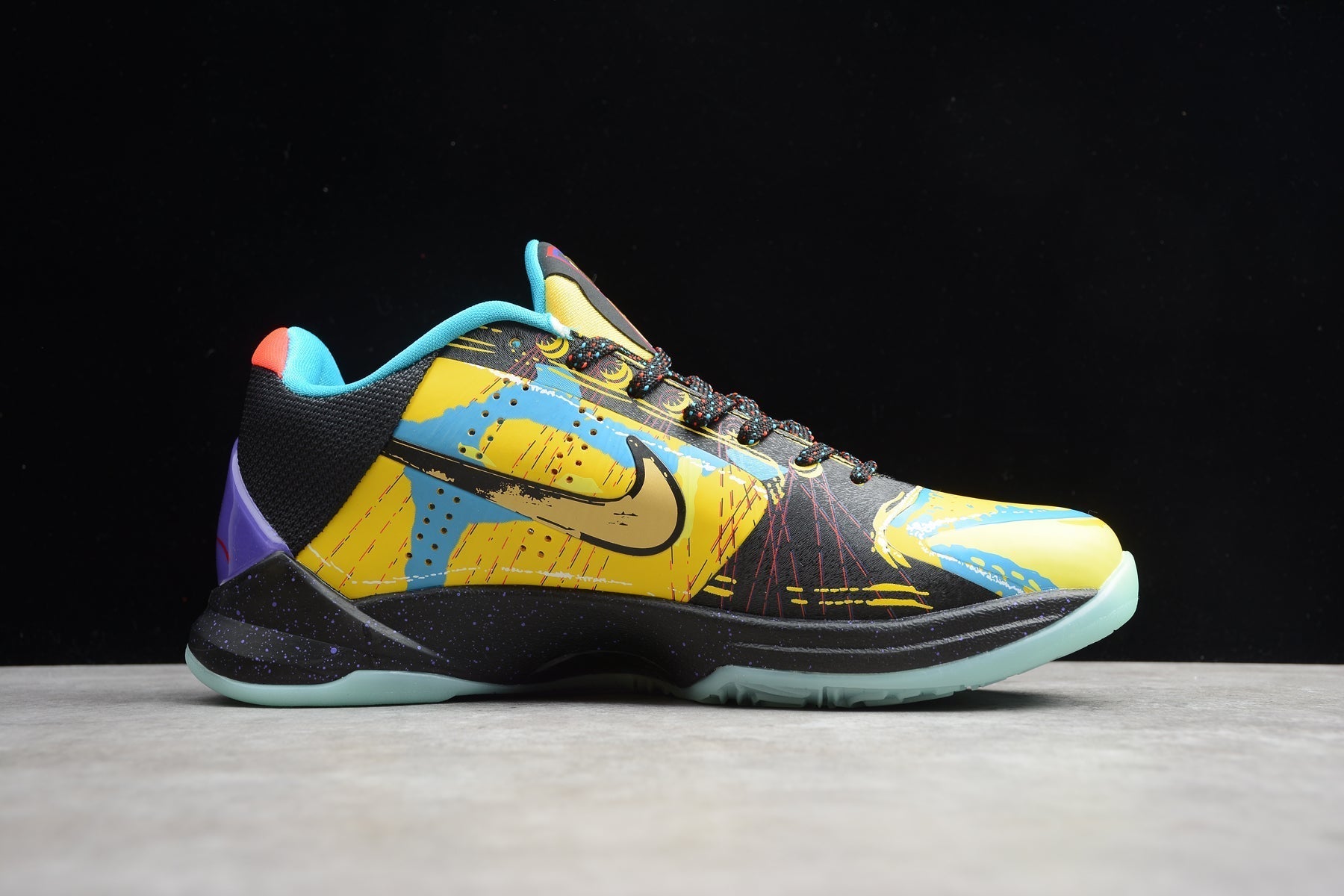 Kobe 5 Big Prelude
