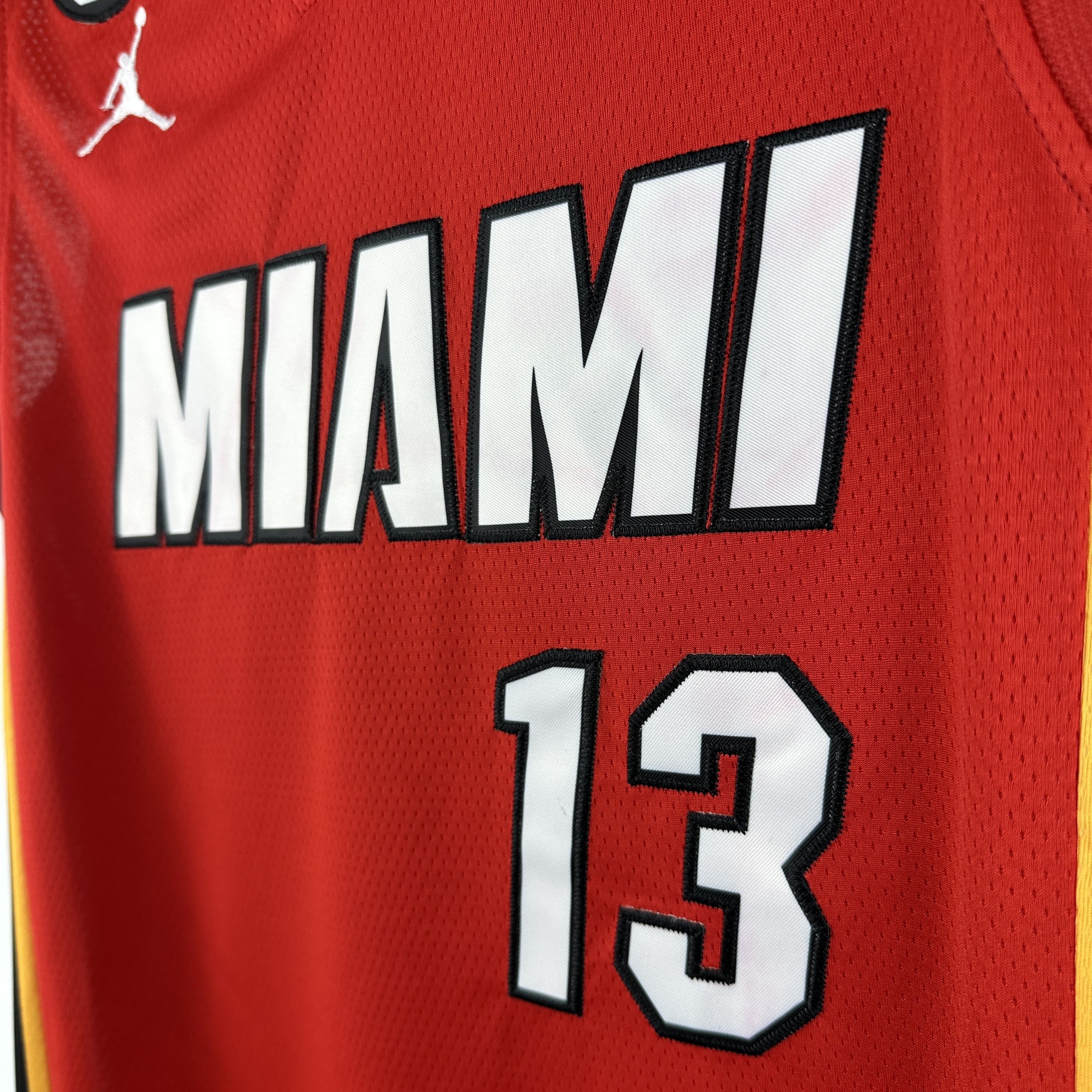 Embroidered Heat V-neck red No. 13 Adebayo