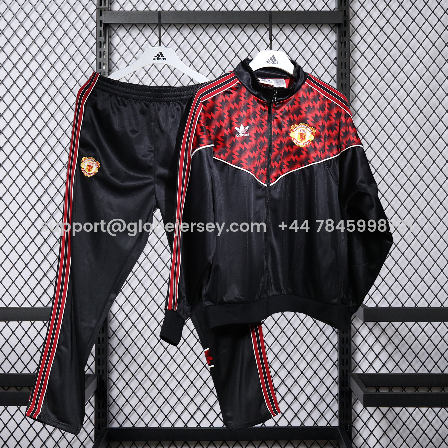 Manchester United 25-26 Training Set - Red Black Top and Black Pants