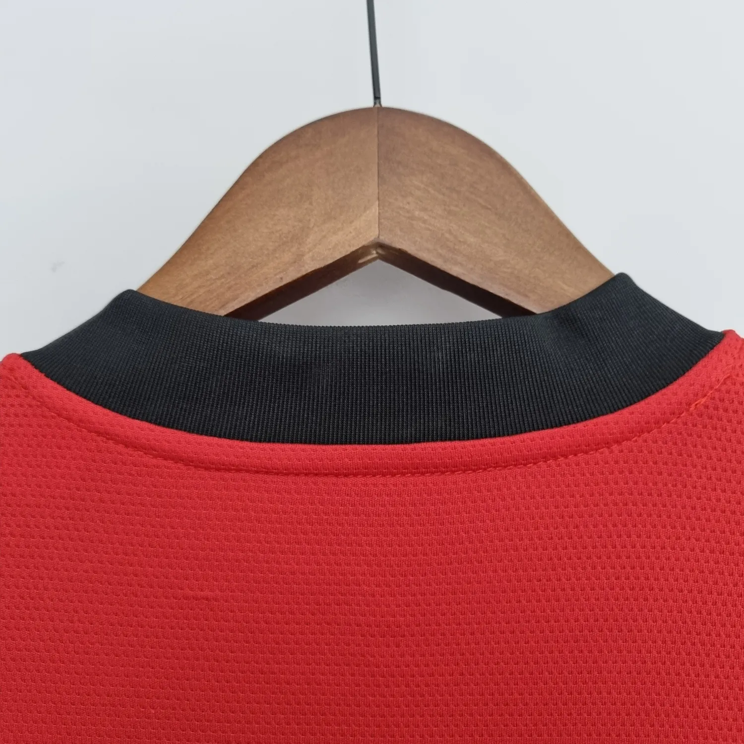 2022/2023 Manchester United training red jersey - Fans Edition