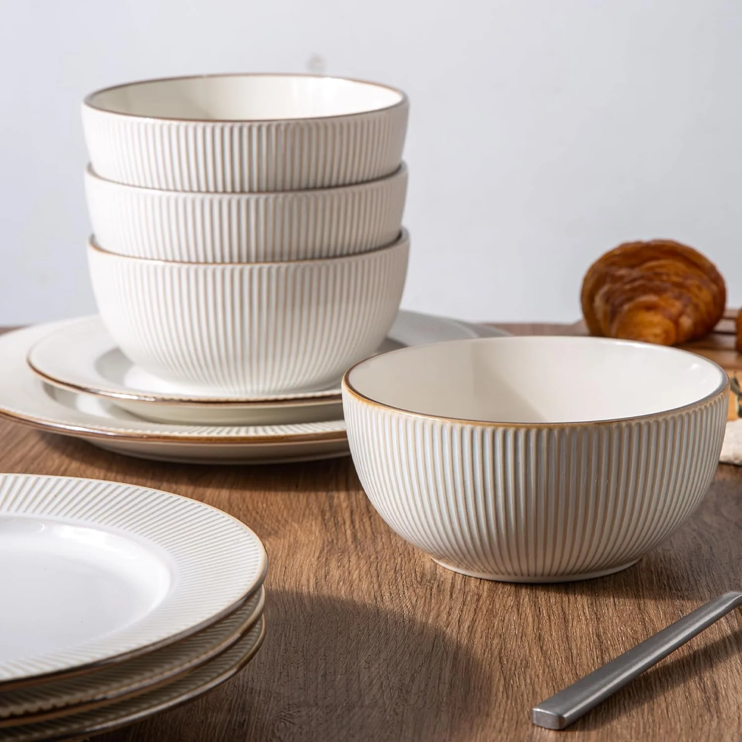 18-Piece Embossed Ceramic Dinnerware Set Dishwasher Microwave Safe Stackable Modern Gift for Wedding Housewarming