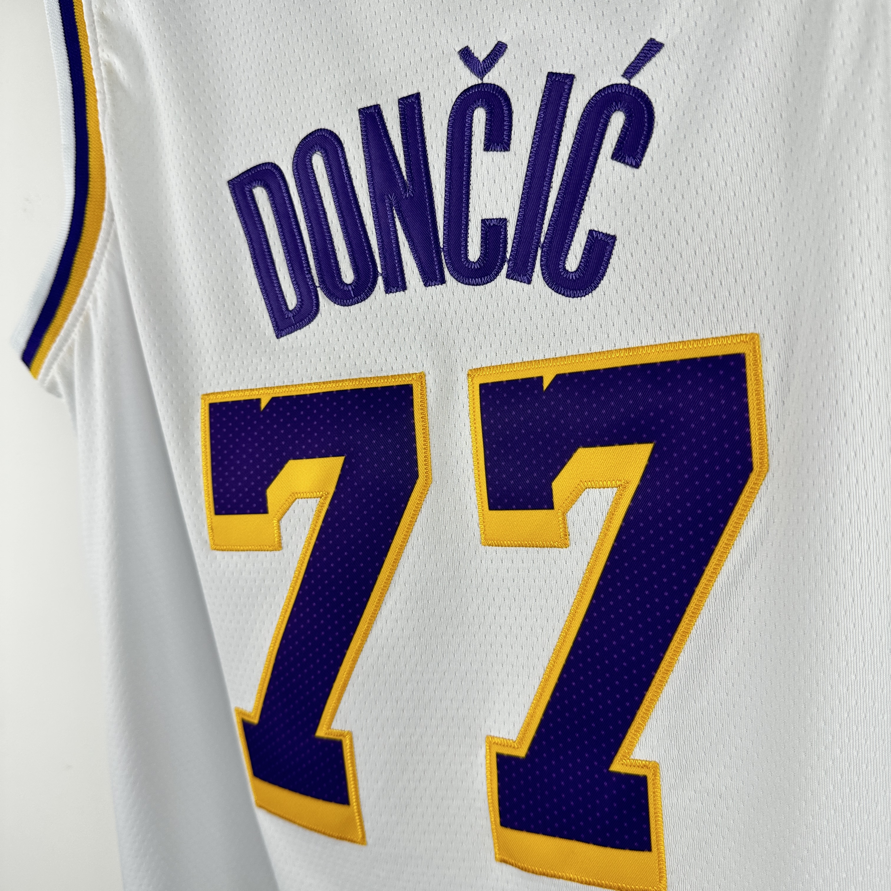 Embroidered Lakers Crew Neck White No. 77 Doncic