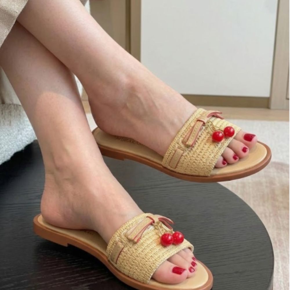 Louis Vuitton x Murakami Lily Flat Mule Raffia 1AHLRN