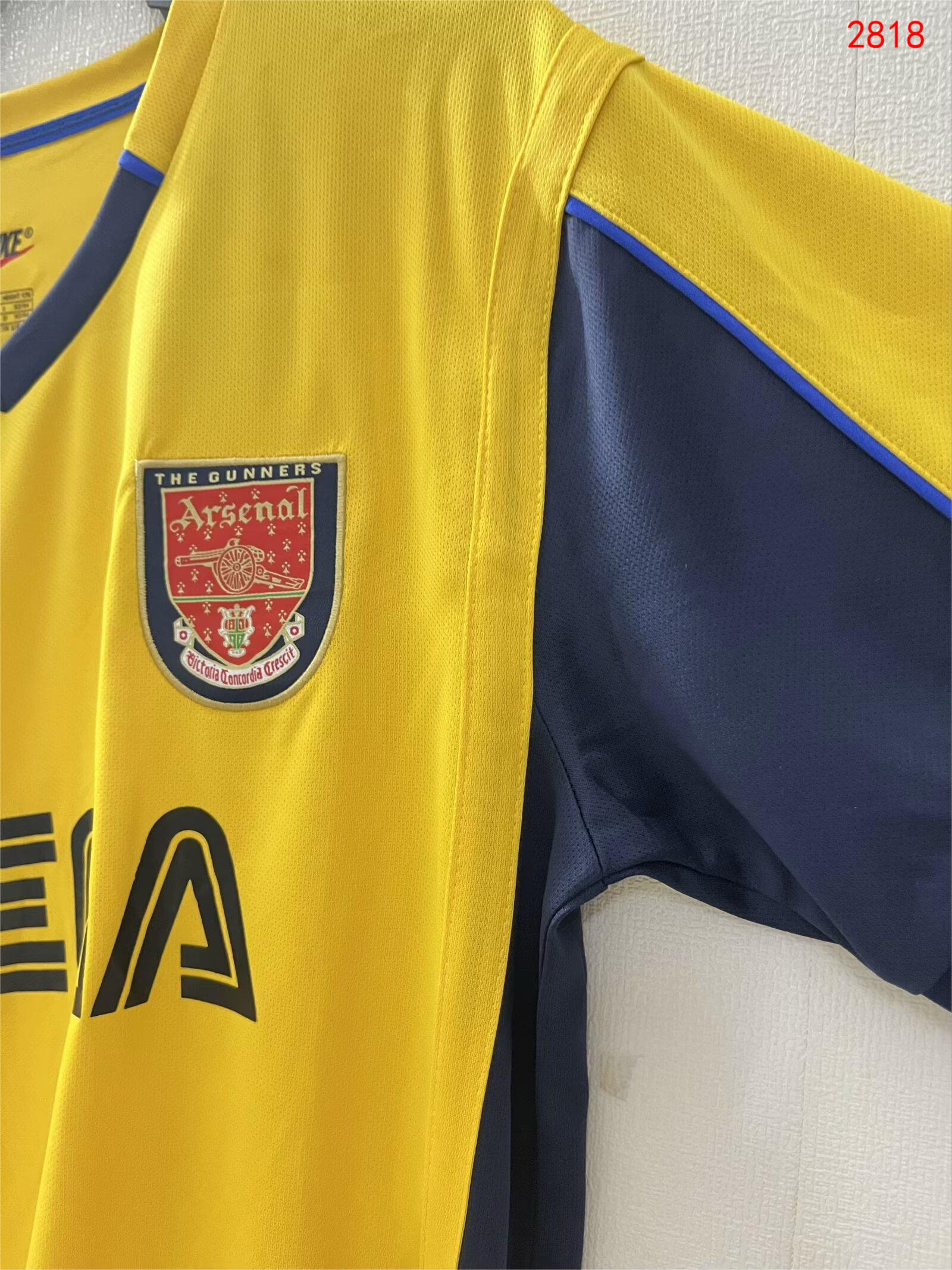 2000 Arsenal away jersey